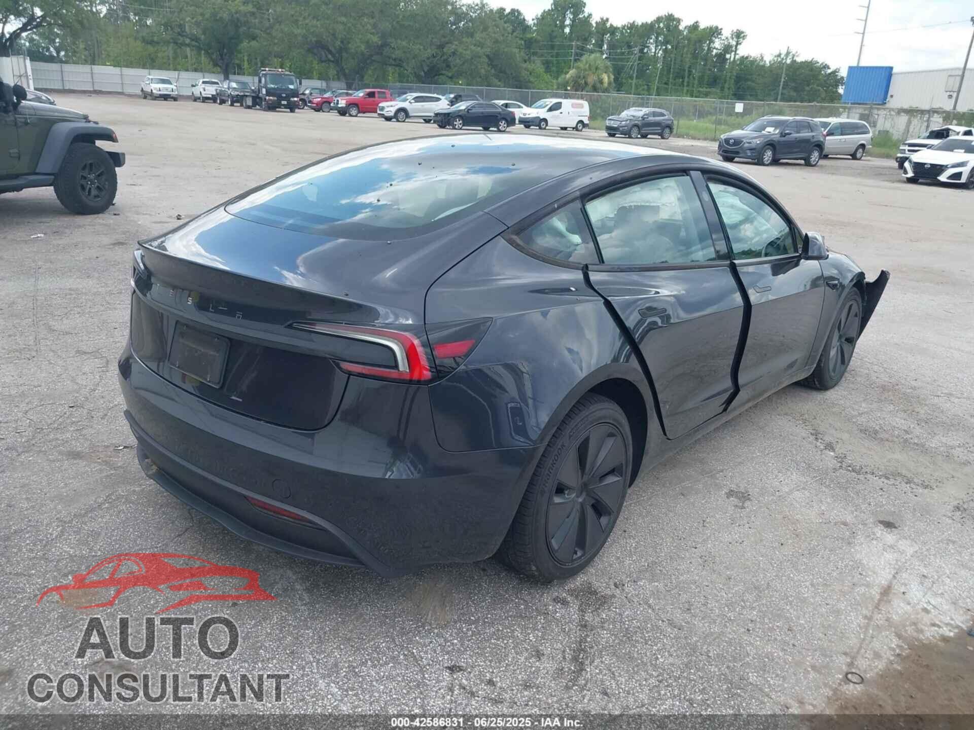 TESLA MODEL 3 2024 - 5YJ3E1EA4RF722849