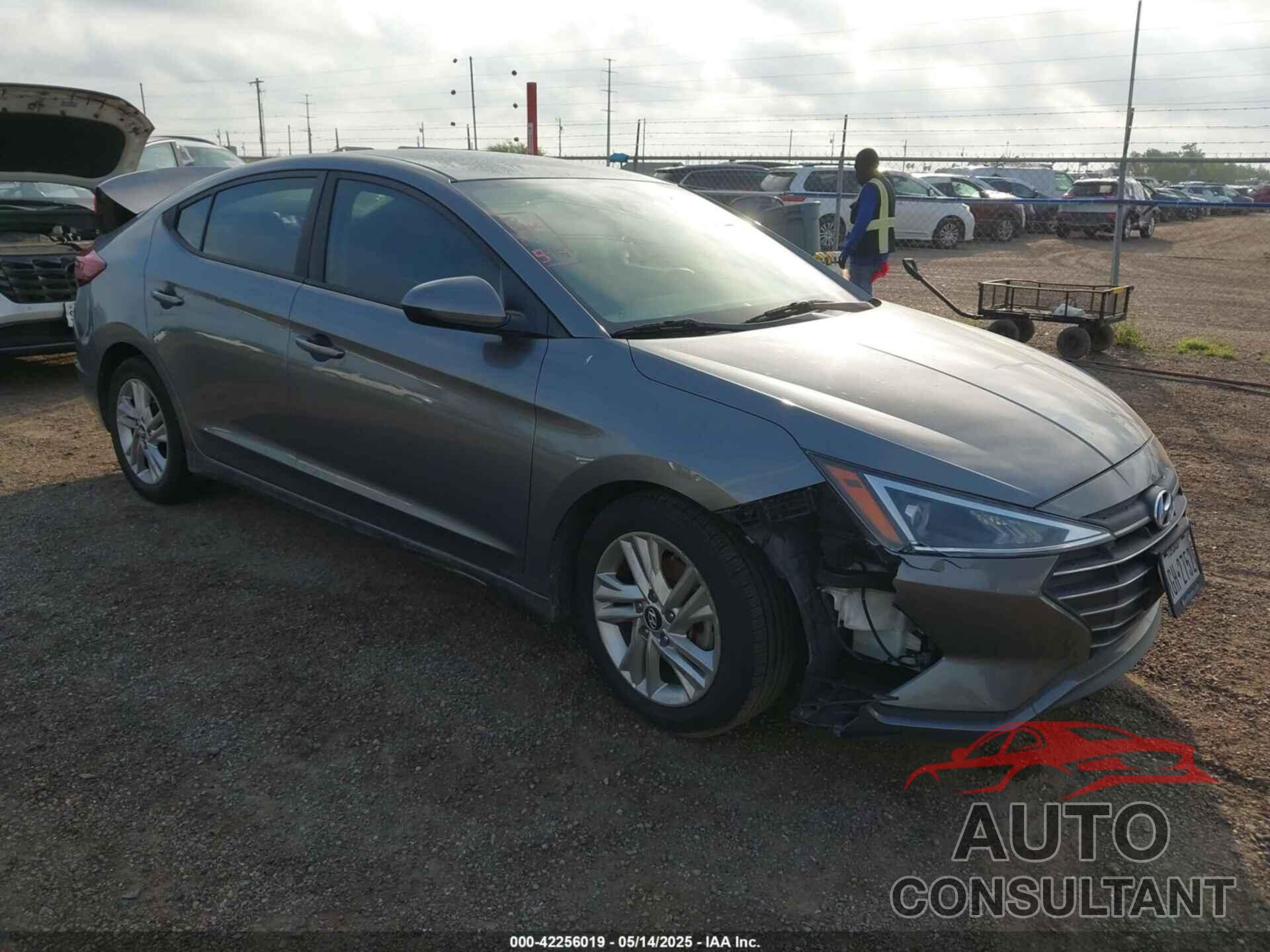 HYUNDAI ELANTRA 2019 - 5NPD84LF5KH476560
