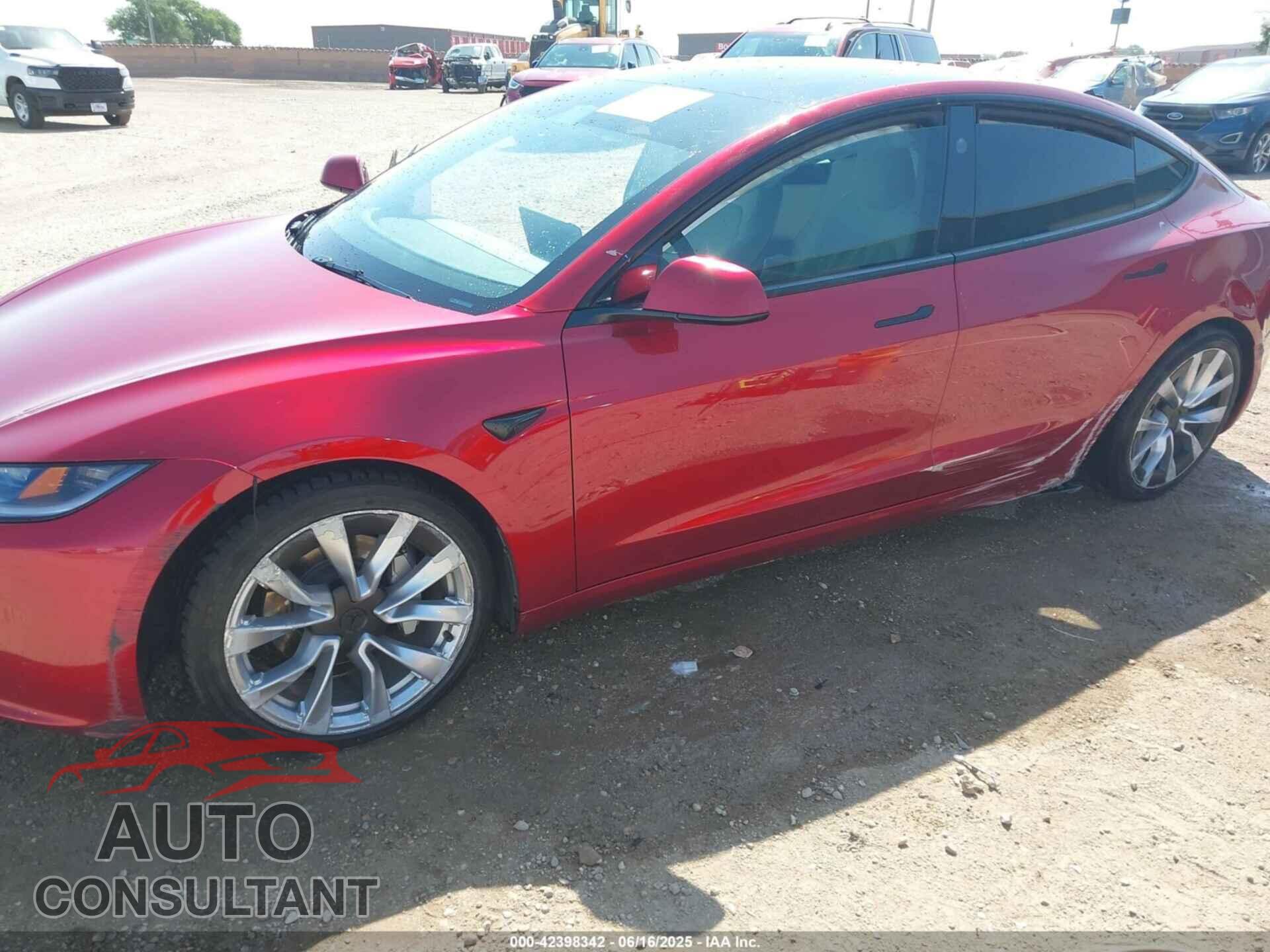 TESLA MODEL 3 2024 - 5YJ3E1EB2RF800621