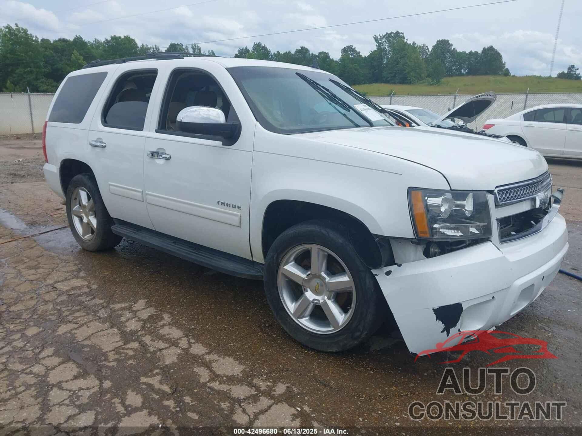 CHEVROLET TAHOE 2013 - 1GNSCAE01DR260799