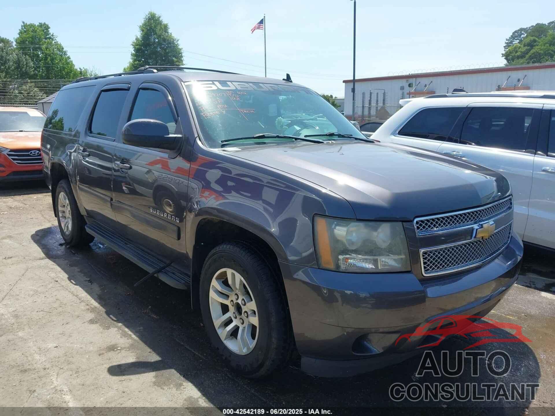 CHEVROLET SUBURBAN 1500 2011 - 1GNSKHE30BR170658
