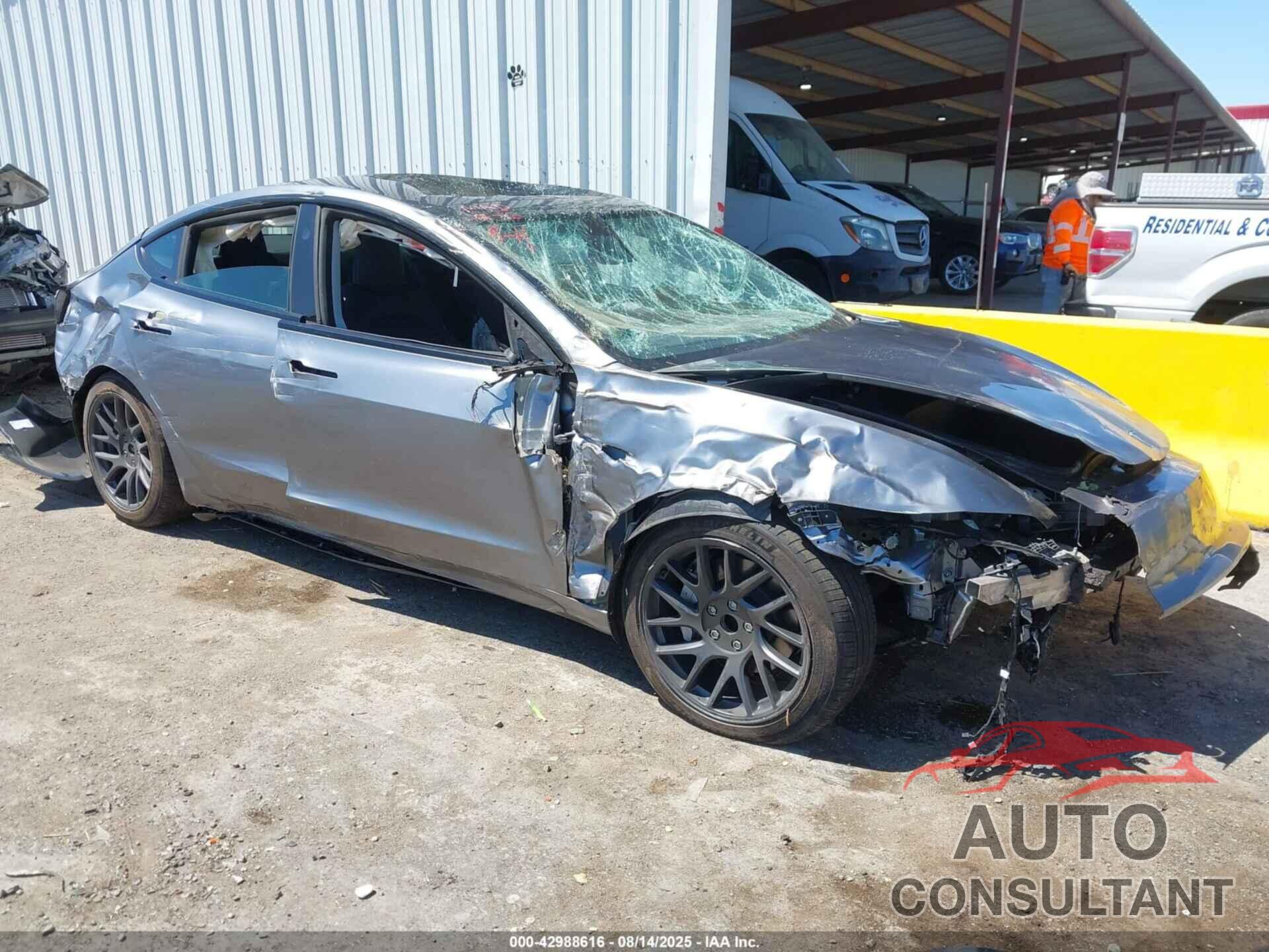 TESLA MODEL 3 2025 - 5YJ3E1EA9SF918372