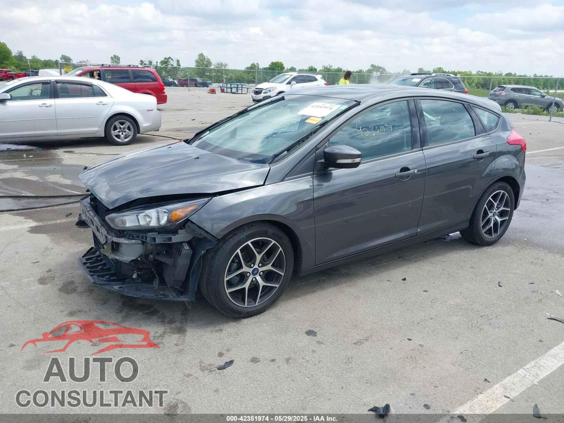 FORD FOCUS 2017 - 1FADP3M25HL313314