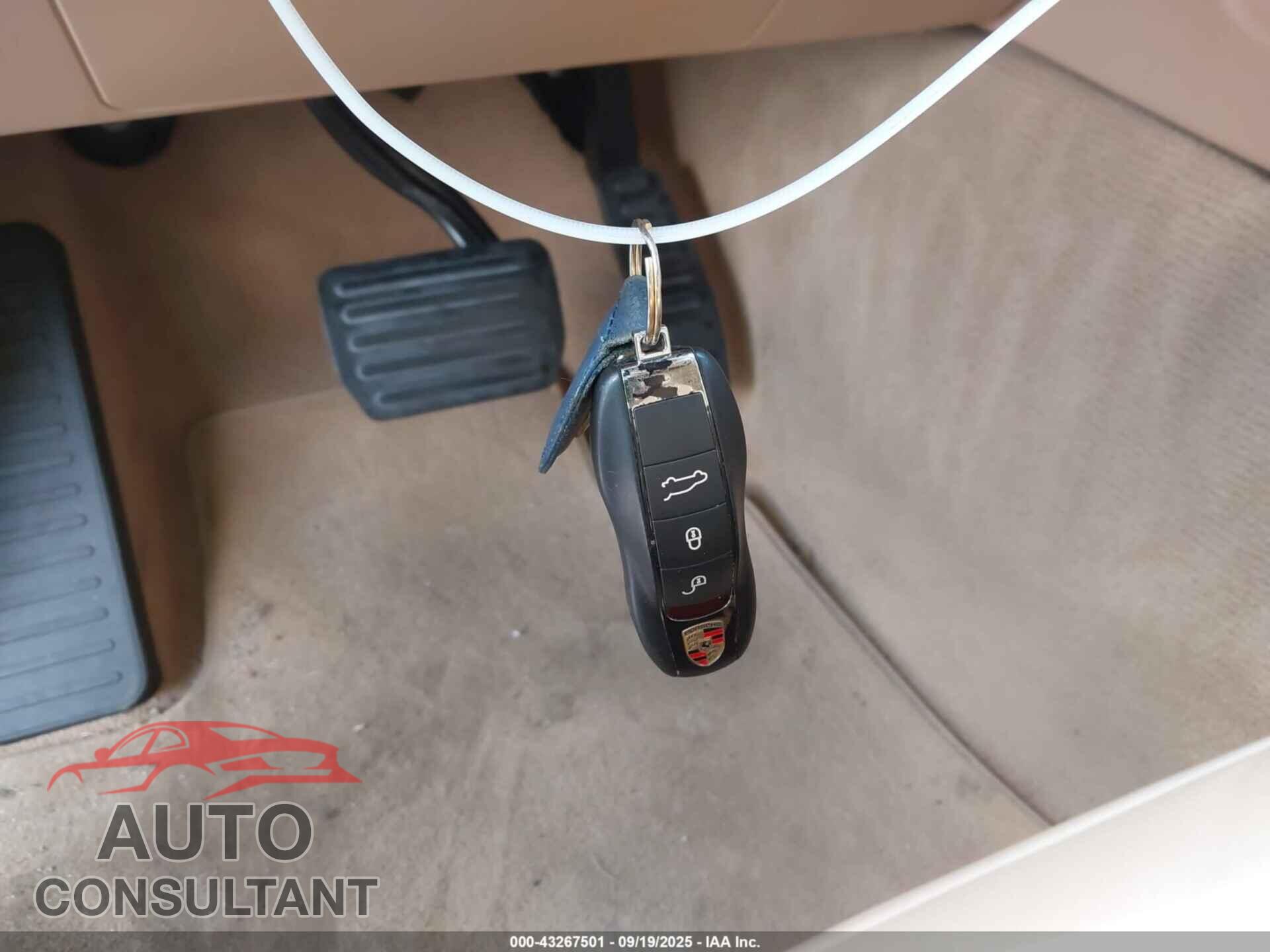 PORSCHE CAYENNE 2016 - WP1AA2A2XGLA00611