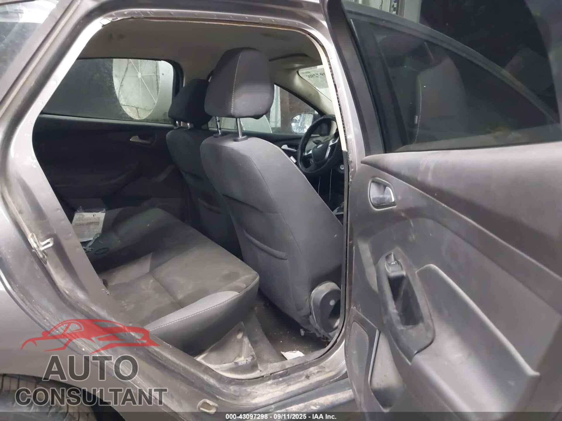 FORD FOCUS 2014 - 1FADP3F25EL300328