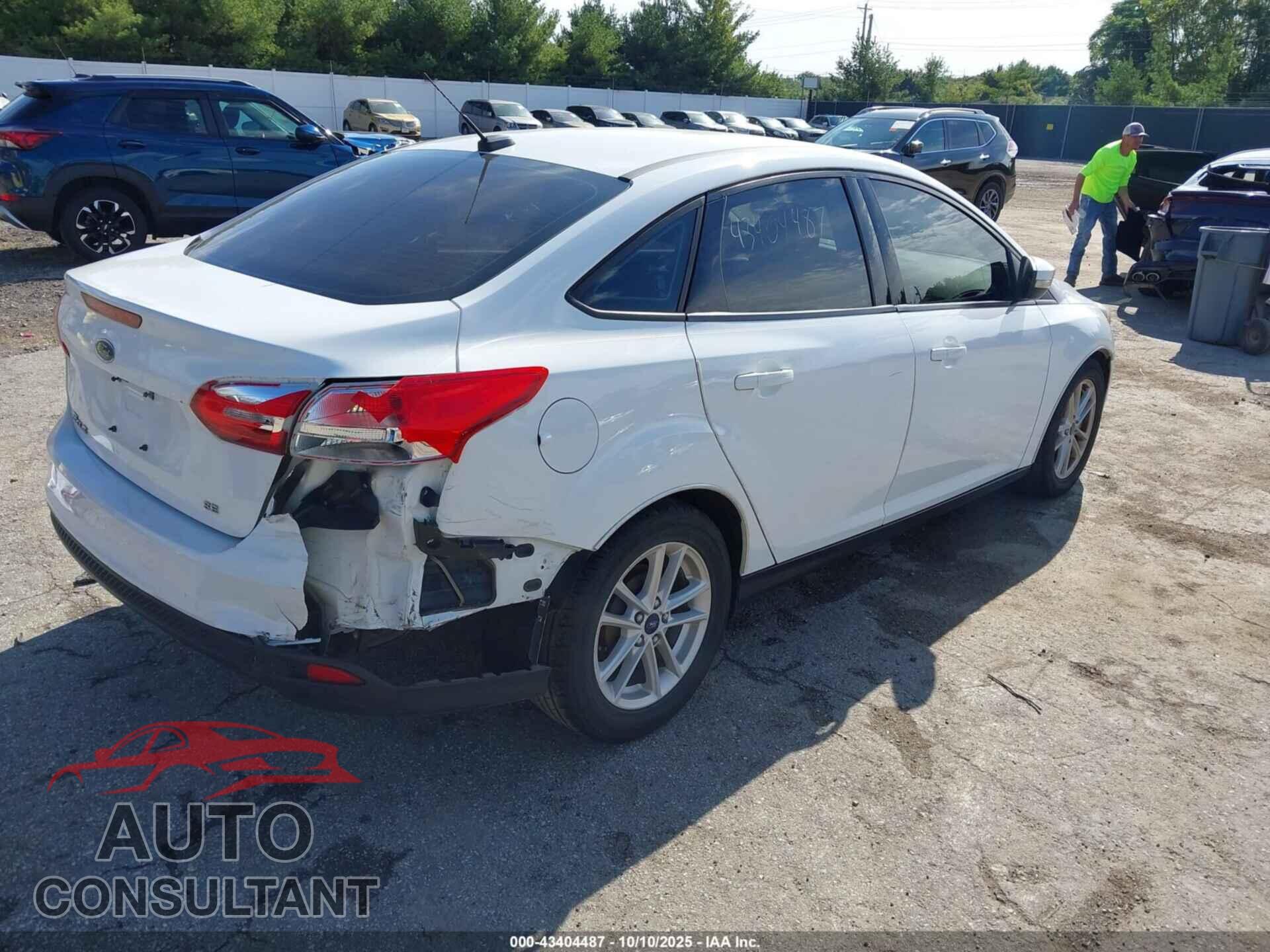 FORD FOCUS 2017 - 1FADP3F27HL252643