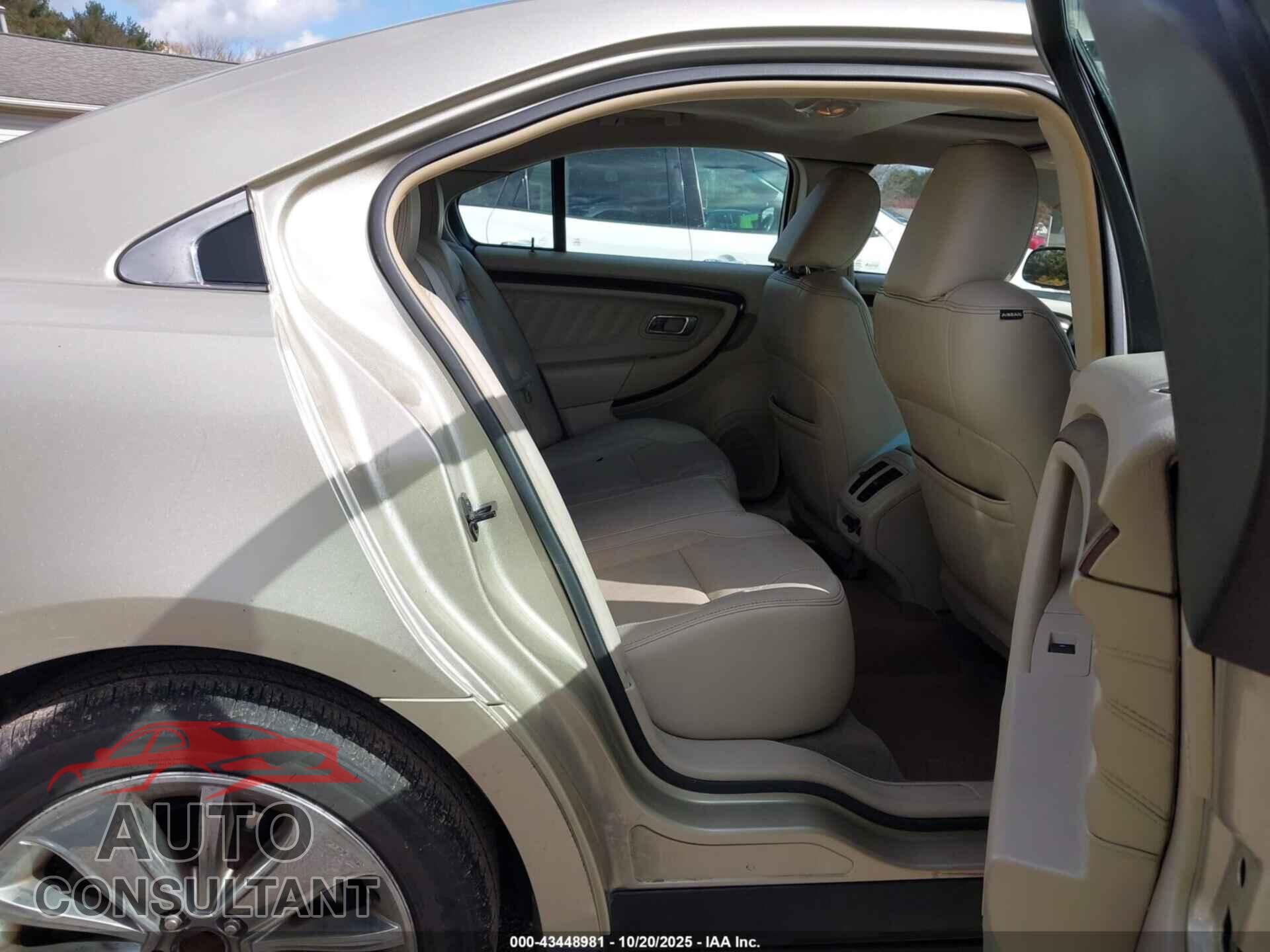 FORD TAURUS 2010 - 1FAHP2FW2AG164919