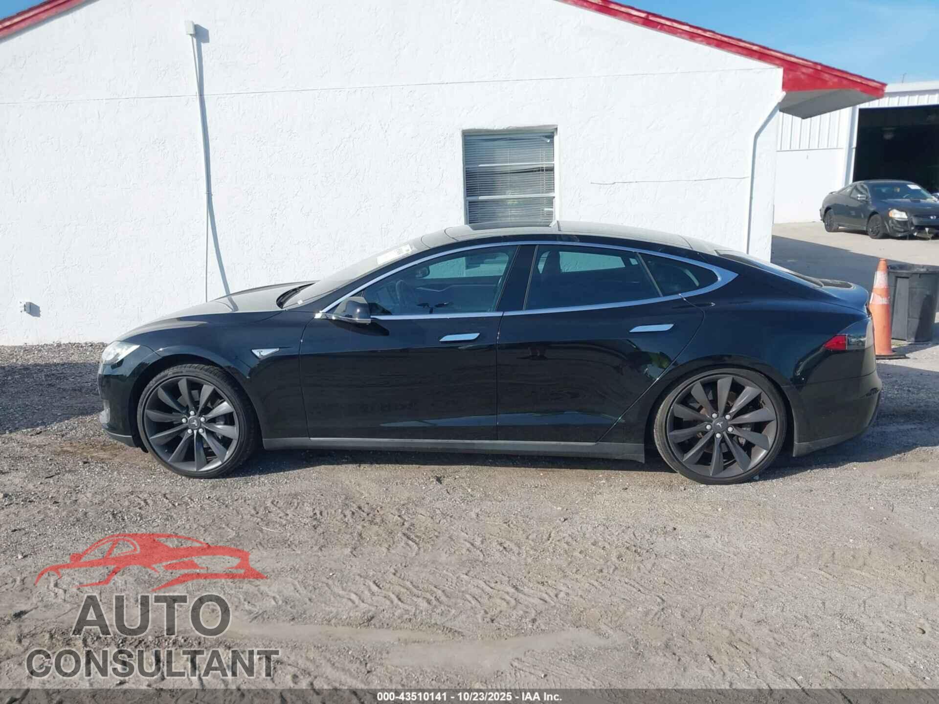 TESLA MODEL S 2014 - 5YJSA1S19EFP45680