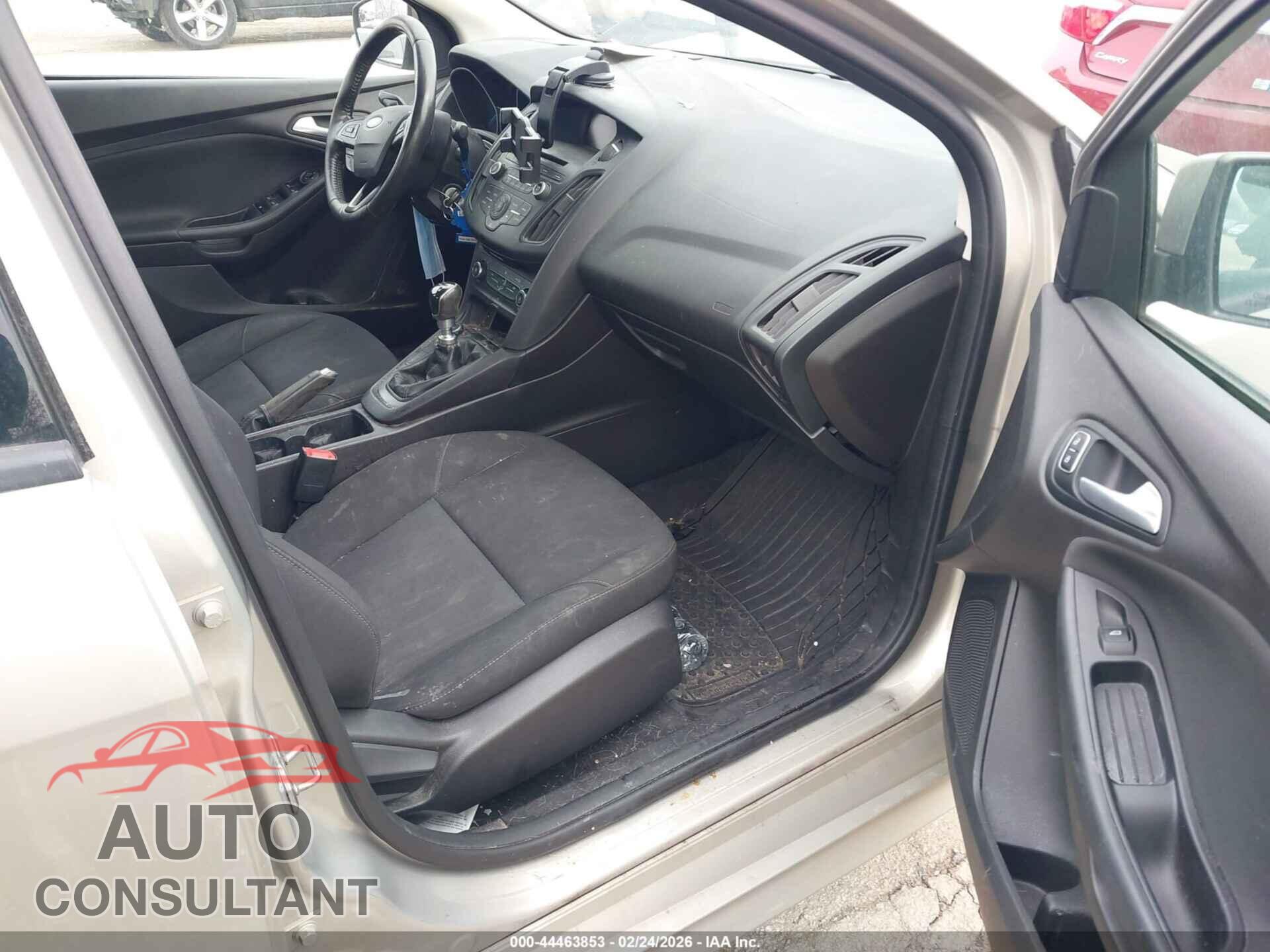 FORD FOCUS 2015 - 1FADP3FE3FL355145