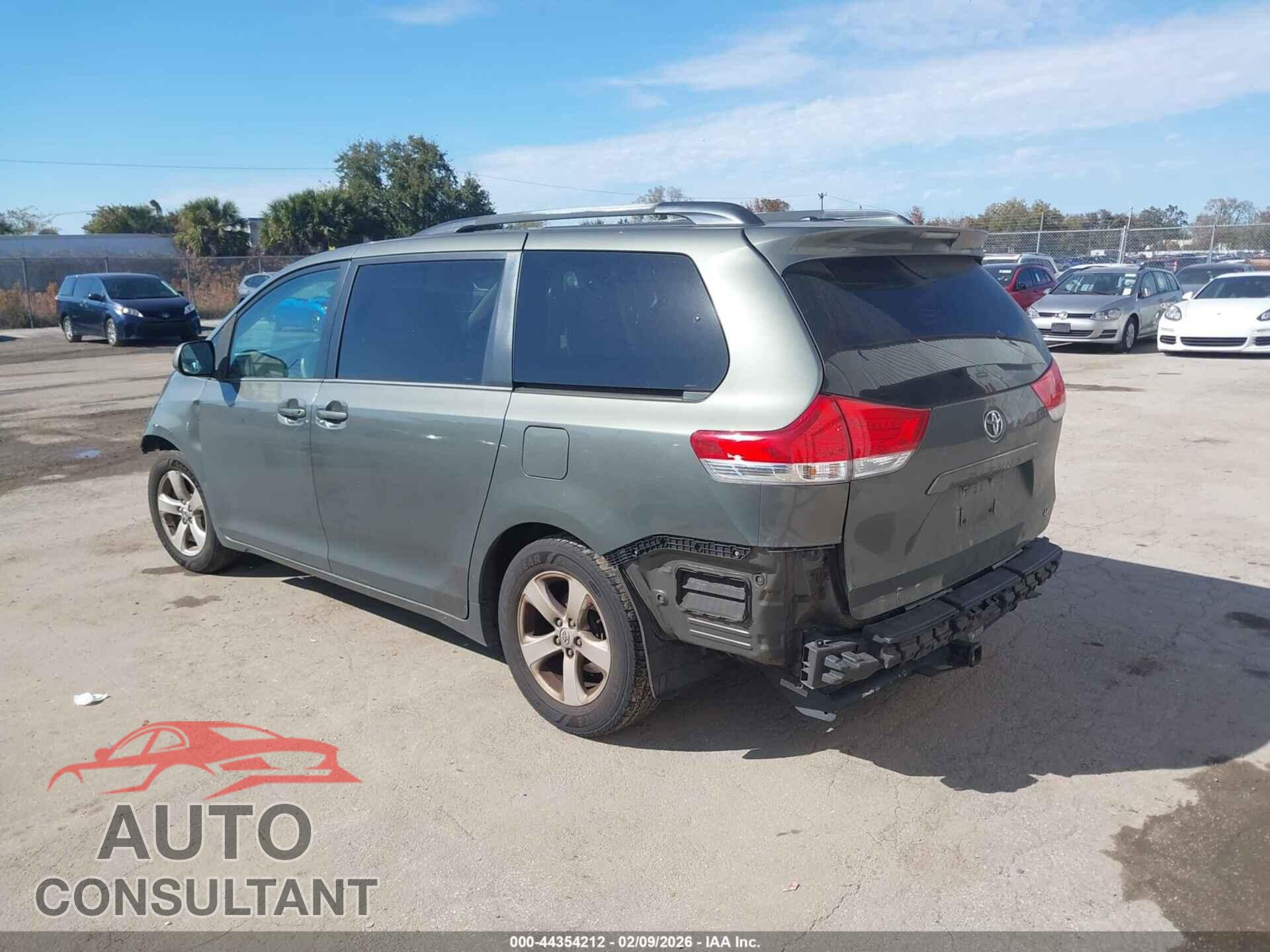 TOYOTA SIENNA 2013 - 5TDKK3DC8DS329167