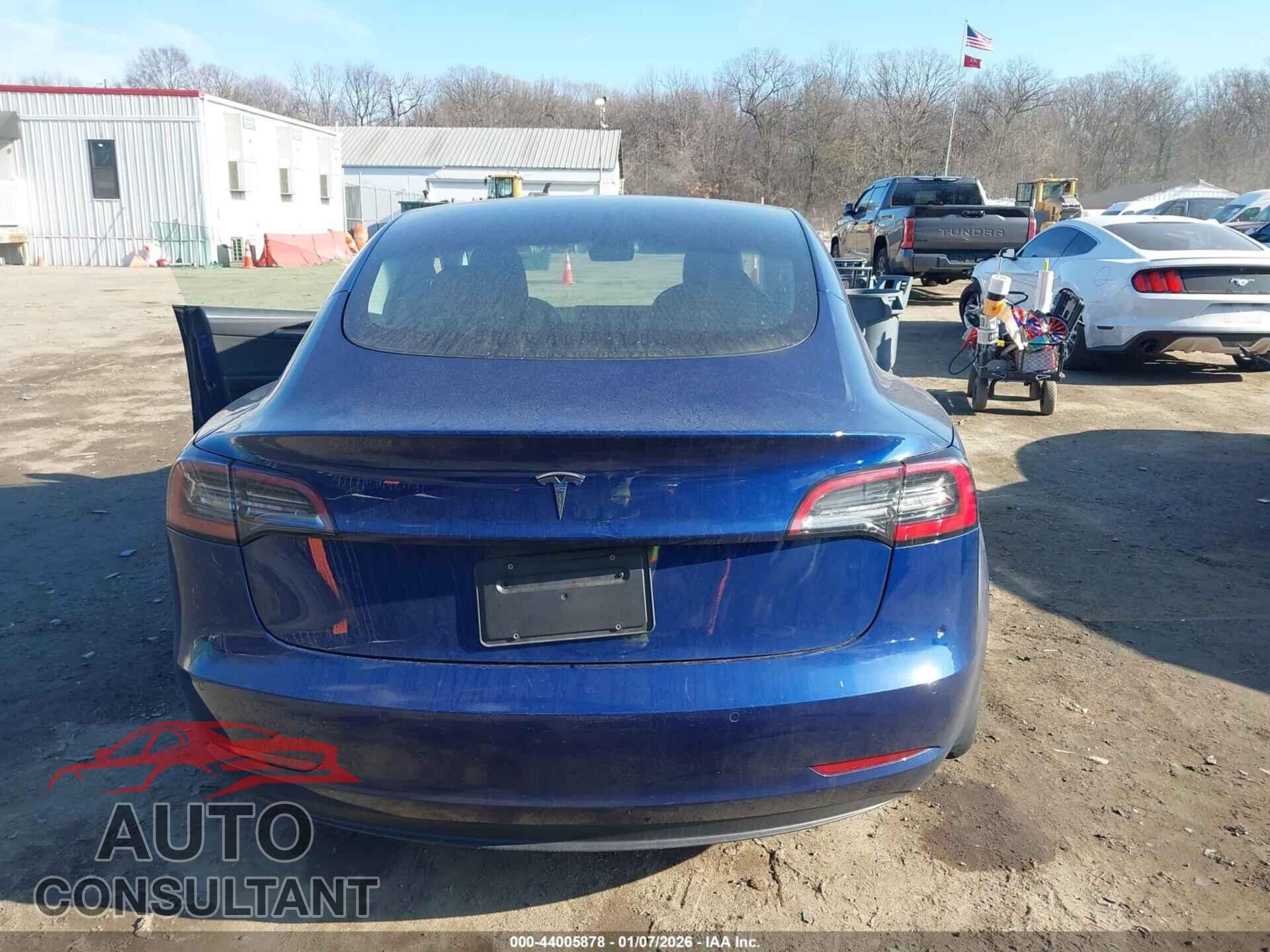 TESLA MODEL 3 2021 - 5YJ3E1EA5MF026901