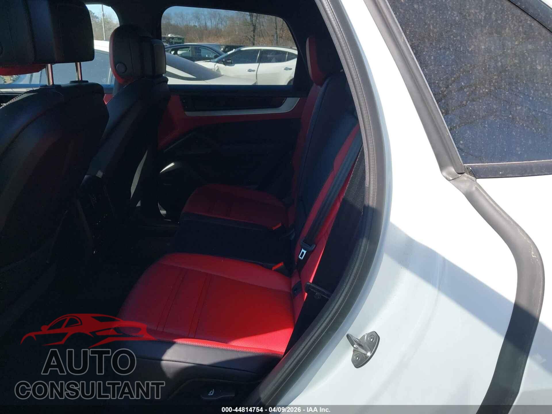 PORSCHE CAYENNE 2024 - WP1AA2AY3RDA10740