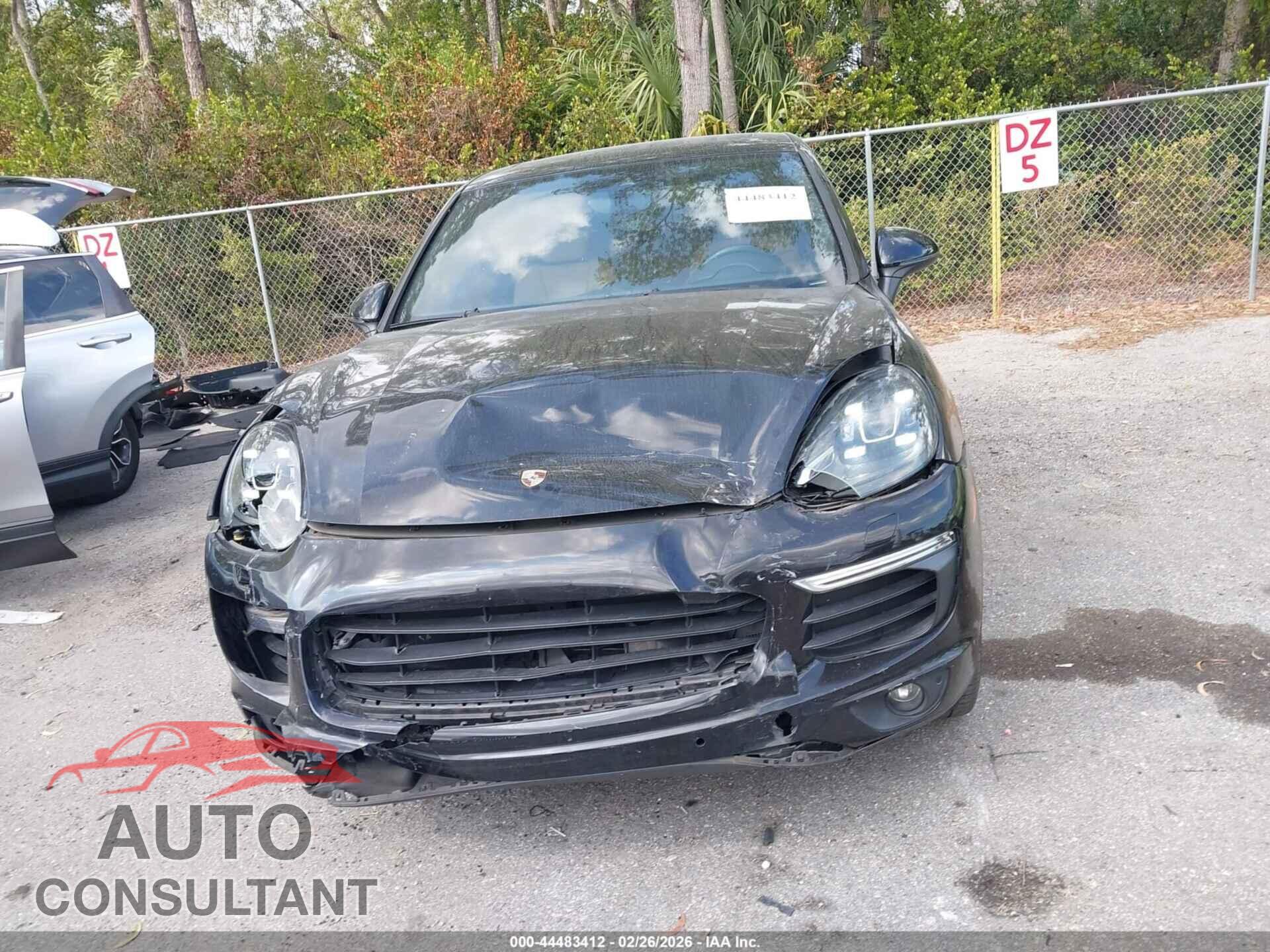 PORSCHE CAYENNE 2017 - WP1AA2A26HKA89455