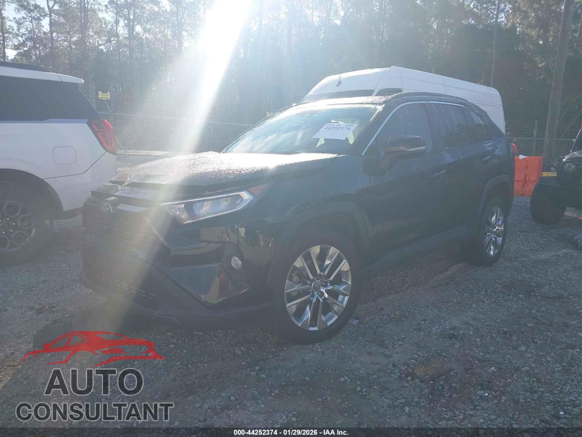 TOYOTA RAV4 2021 - 2T3C1RFVXMC140335
