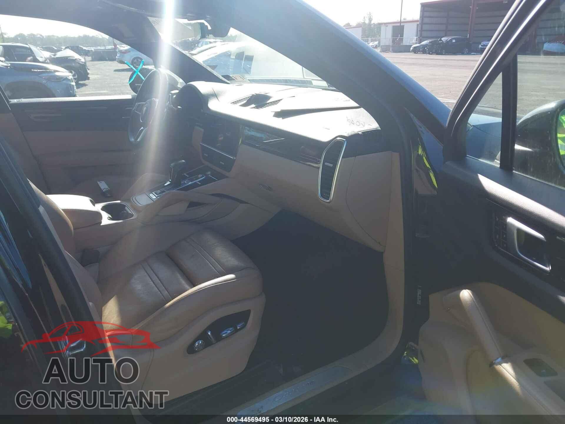 PORSCHE CAYENNE 2019 - WP1AA2AY0KDA06313