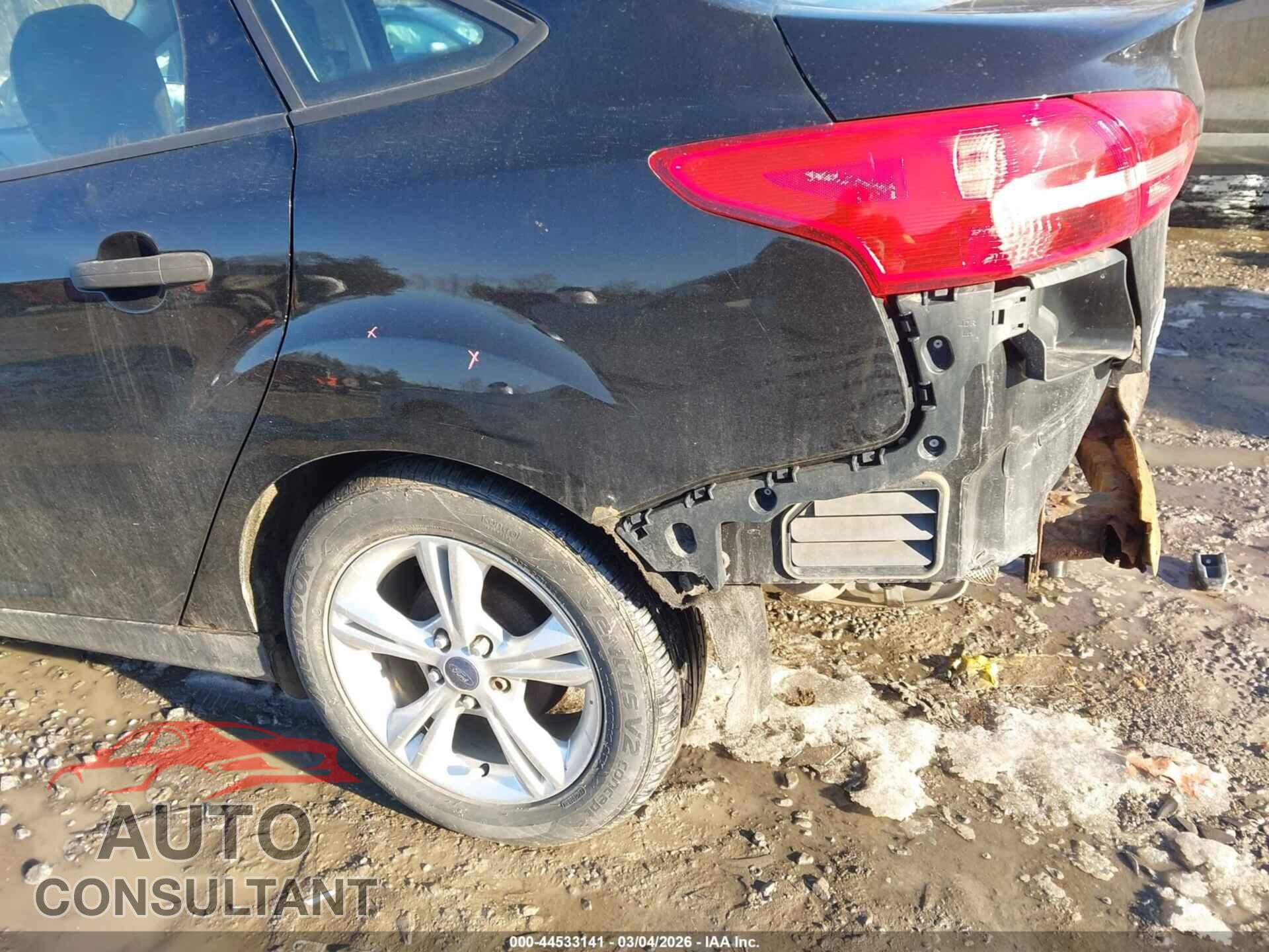 FORD FOCUS 2017 - 1FADP3E21HL330514