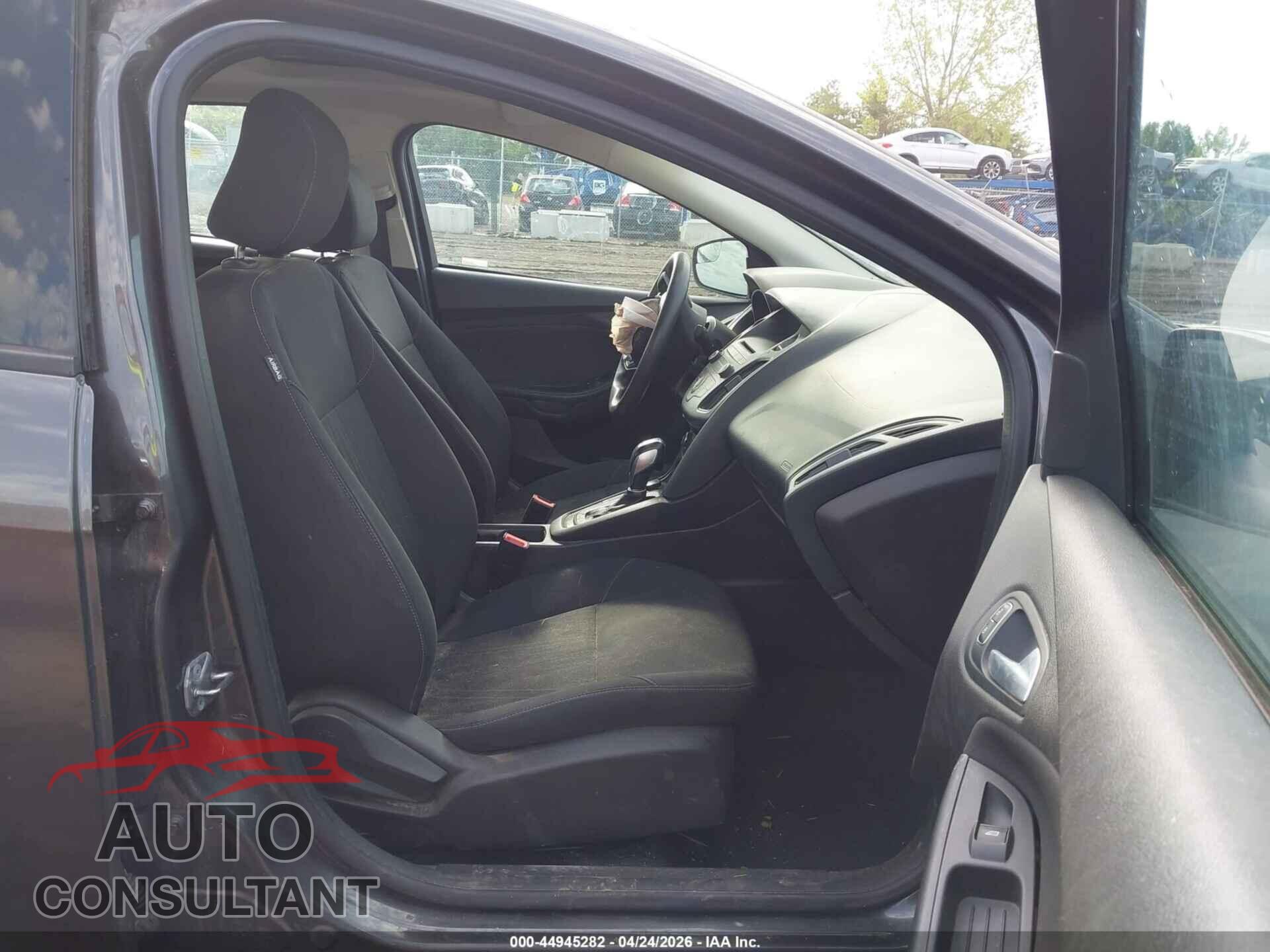 FORD FOCUS 2015 - 1FADP3F25FL355816