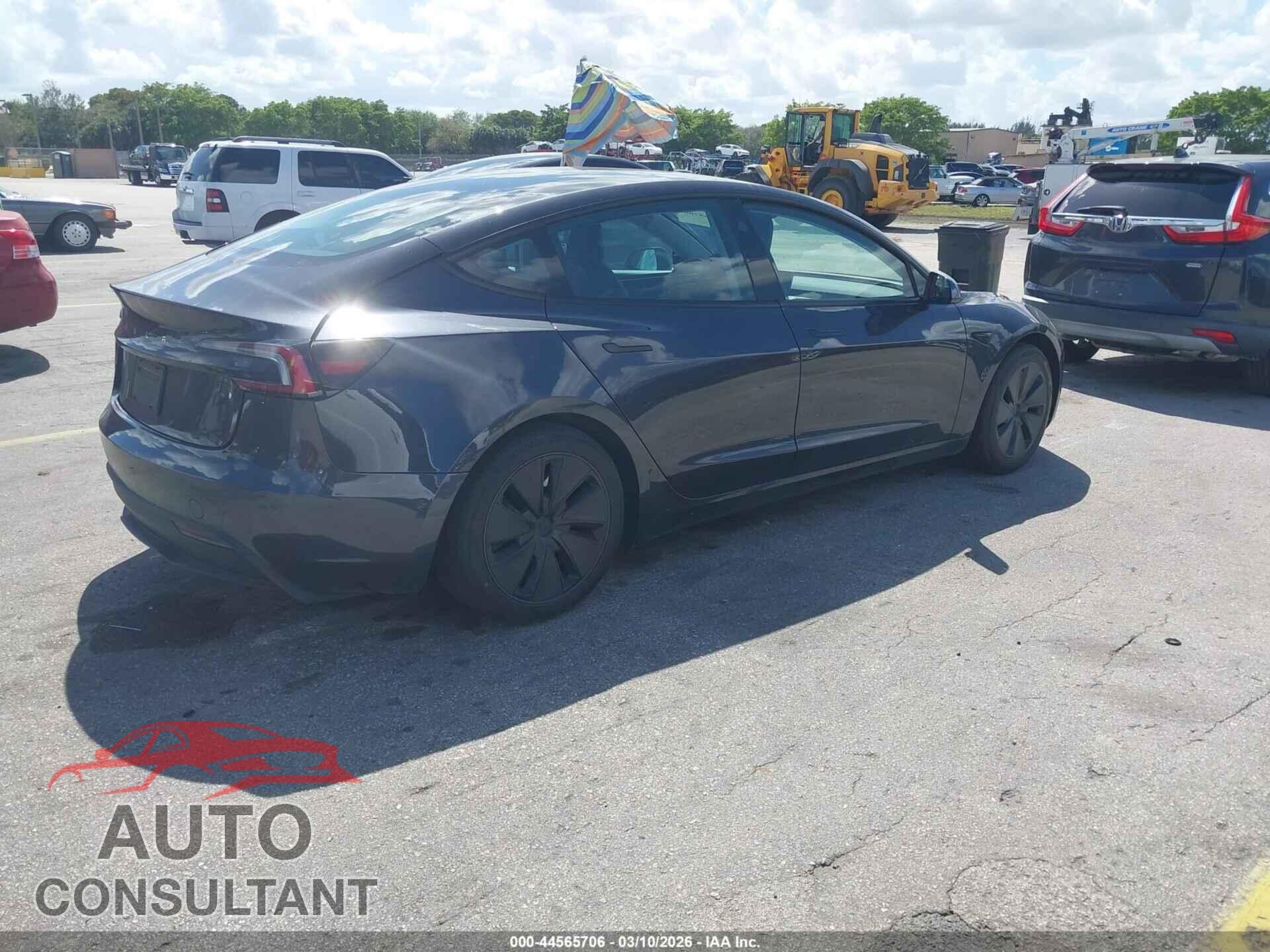 TESLA MODEL 3 2024 - 5YJ3E1EA3RF731350