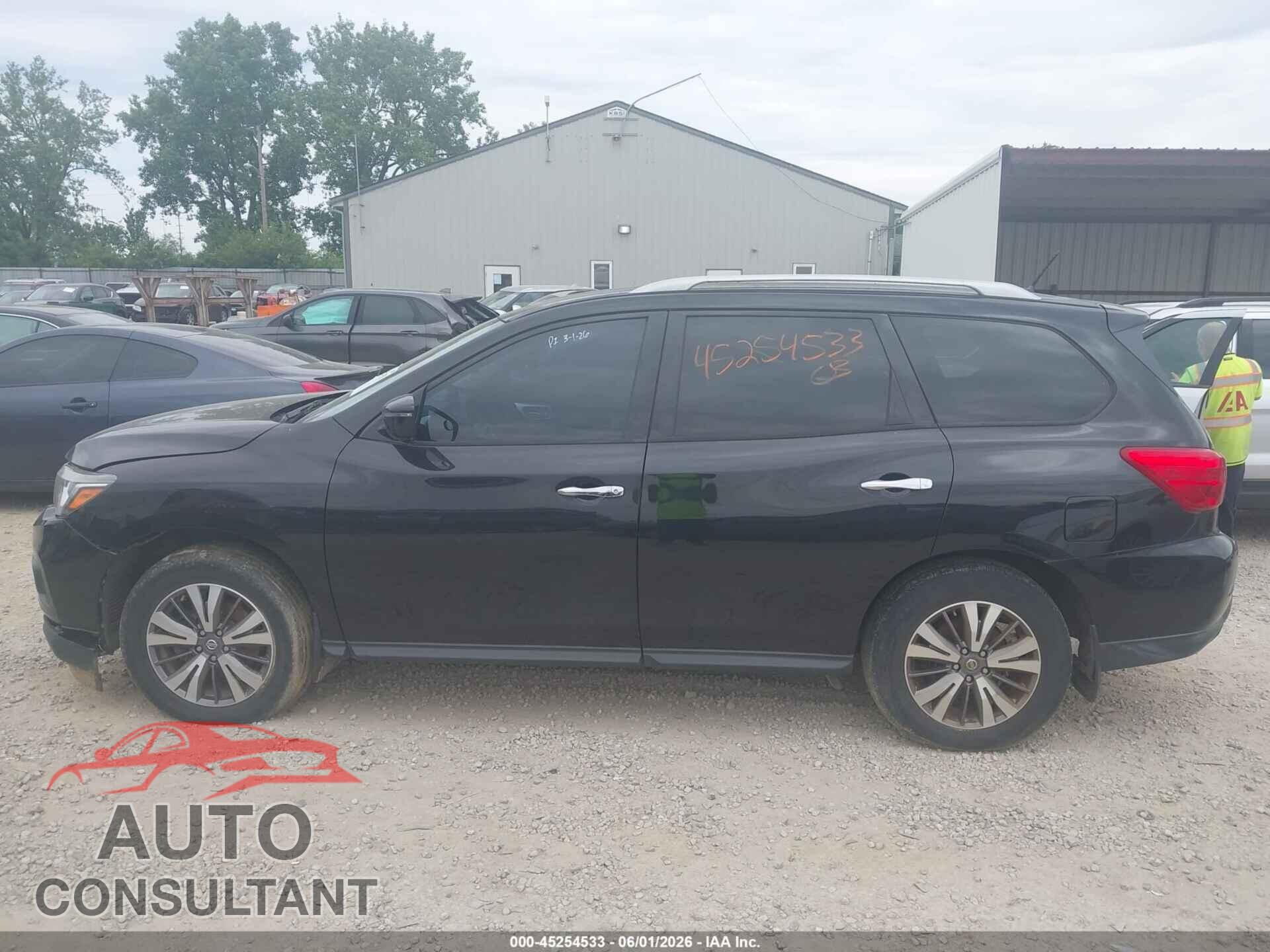 NISSAN PATHFINDER 2017 - 5N1DR2MM7HC653527