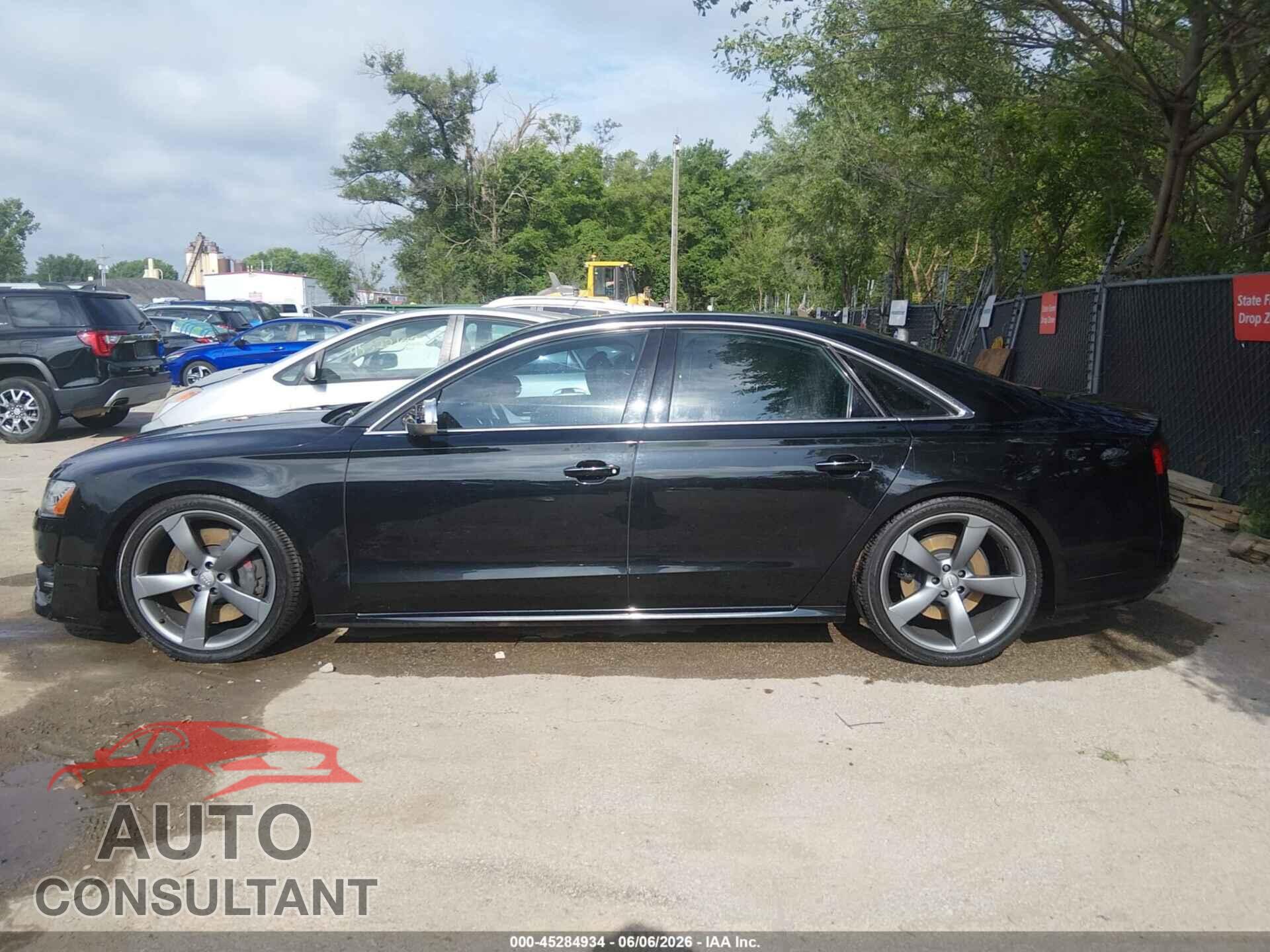 AUDI S8 2016 - WAUJSAFD0GN009404