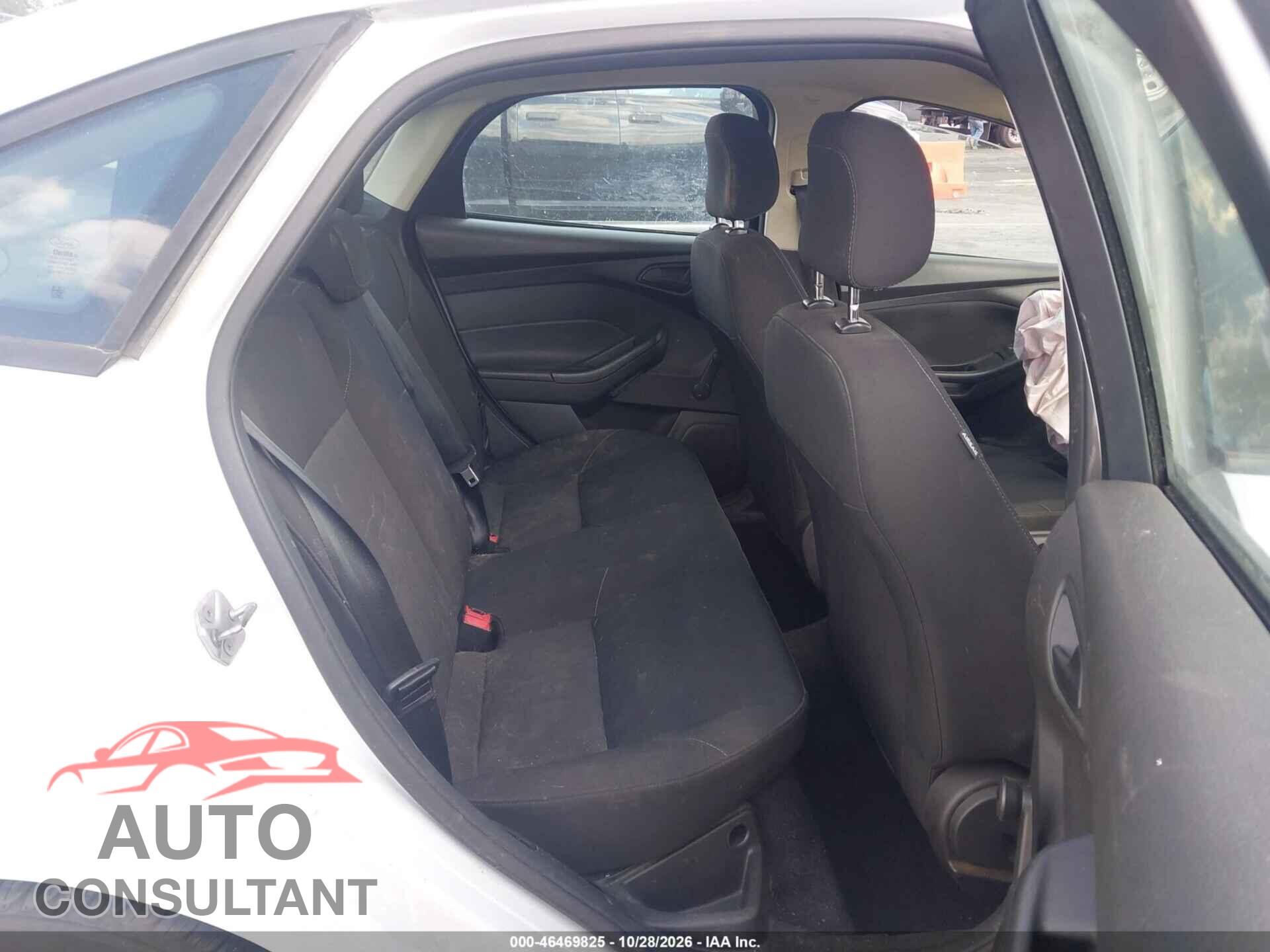 FORD FOCUS 2015 - 1FADP3E2XFL338396