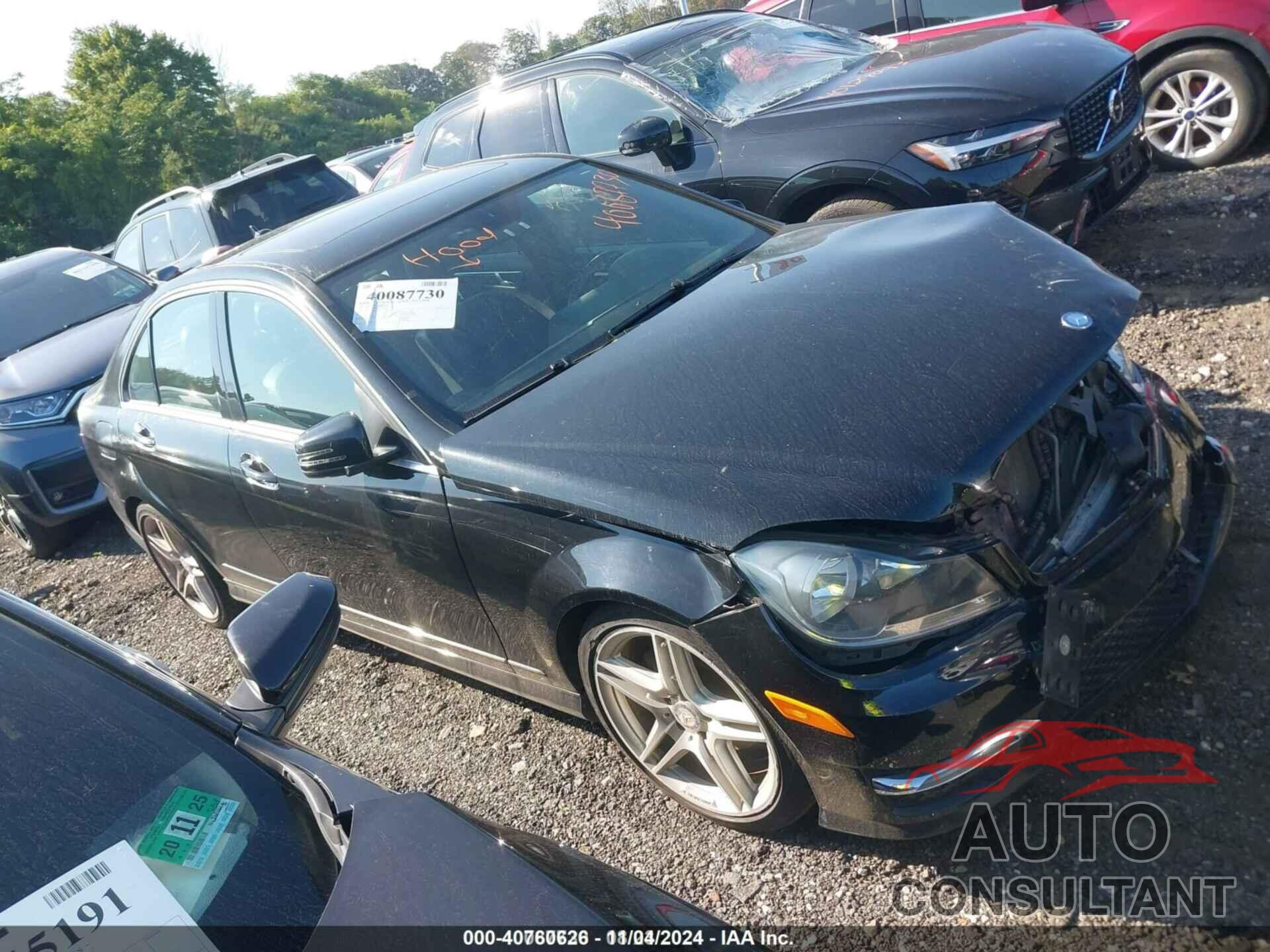 MERCEDES-BENZ C 300 2012 - WDDGF8BB1CR195008