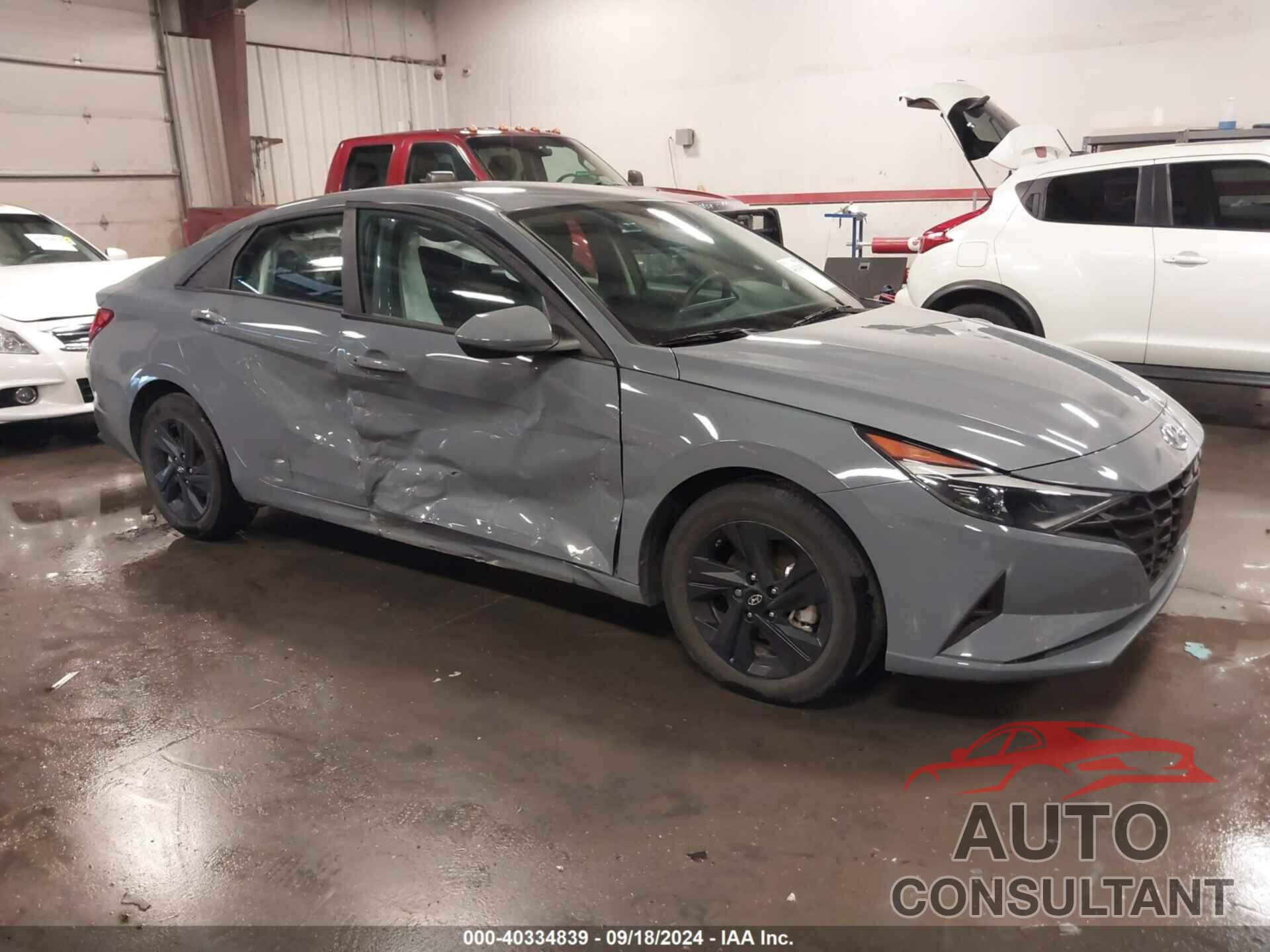 HYUNDAI ELANTRA 2023 - KMHLM4AG2PU439817