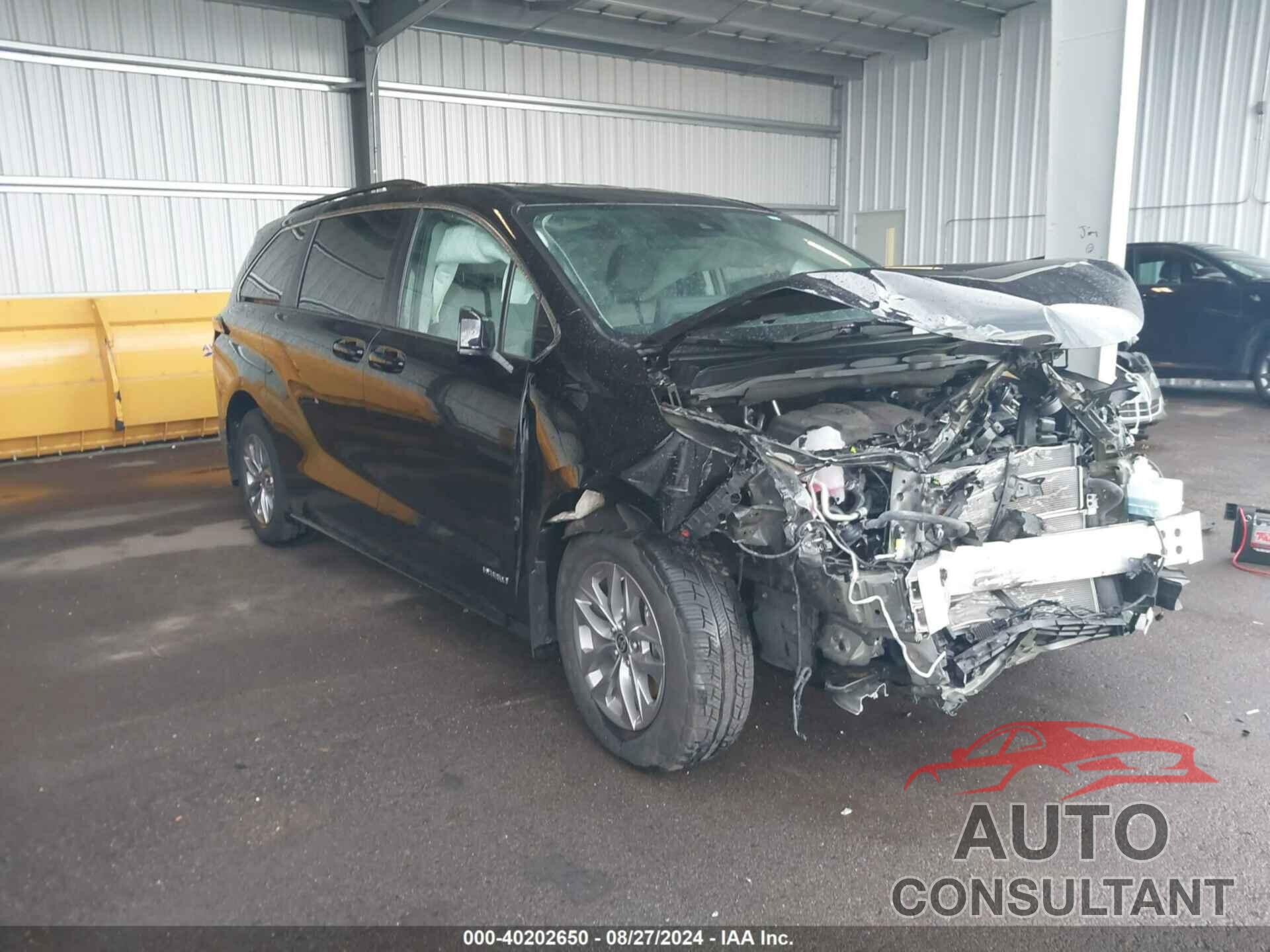 TOYOTA SIENNA 2021 - 5TDKRKEC0MS060845