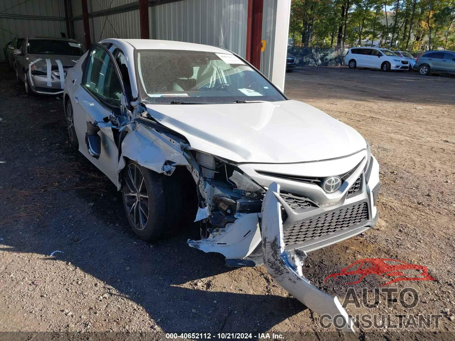 TOYOTA CAMRY 2022 - 4T1G11AK4NU042295