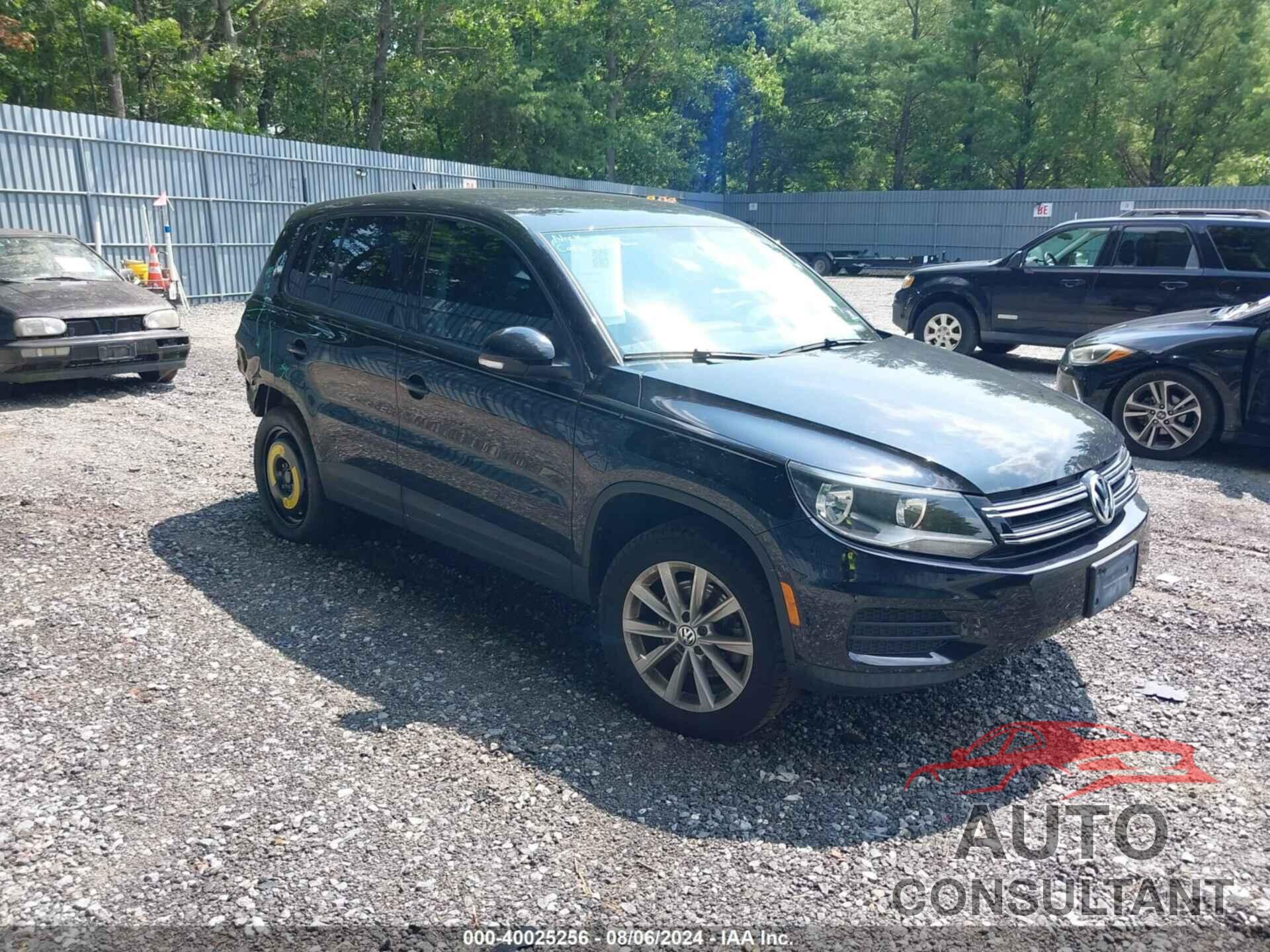 VOLKSWAGEN TIGUAN 2017 - WVGAV7AX2HK046094