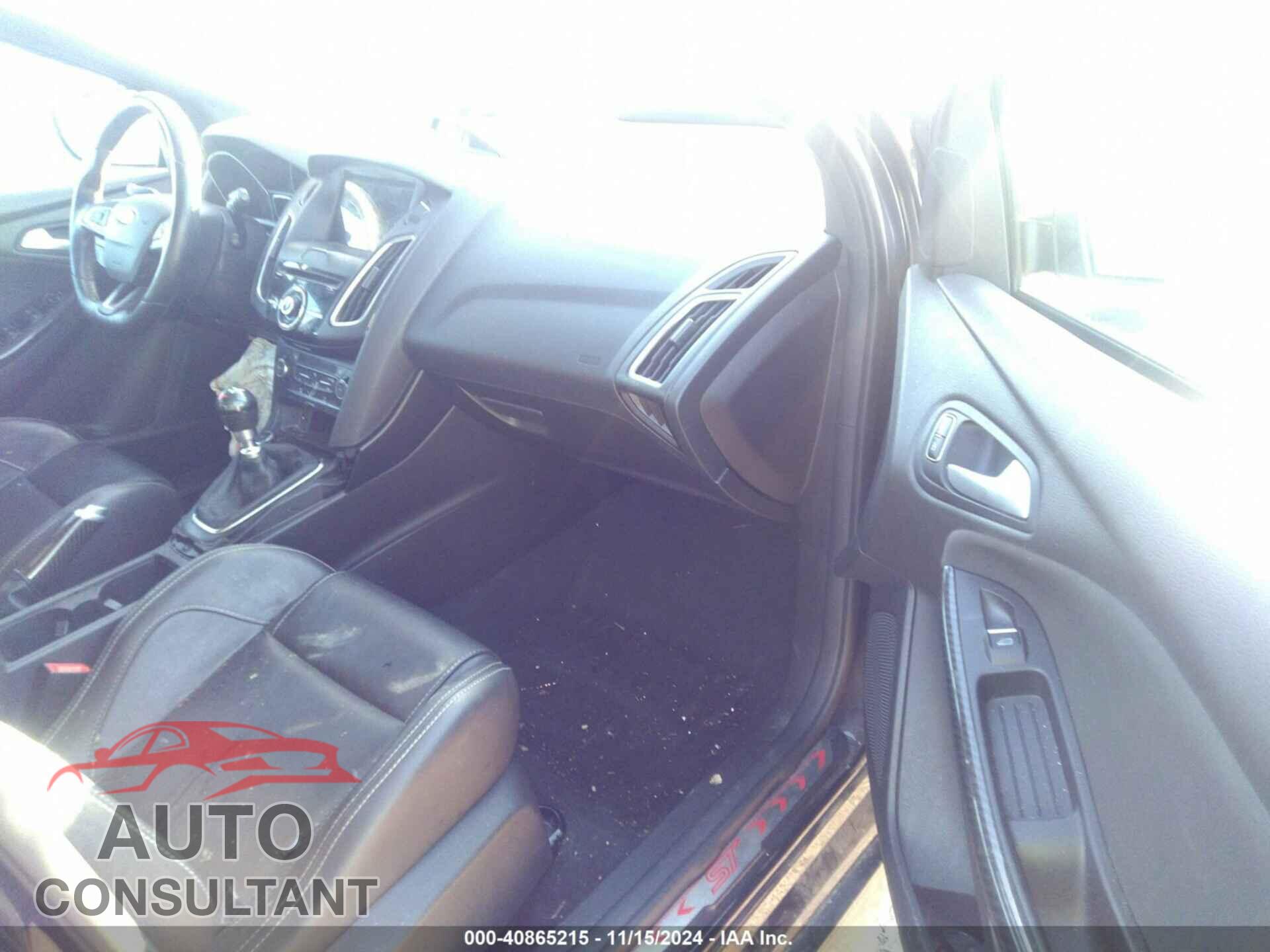 FORD FOCUS ST 2017 - 1FADP3L95HL340849