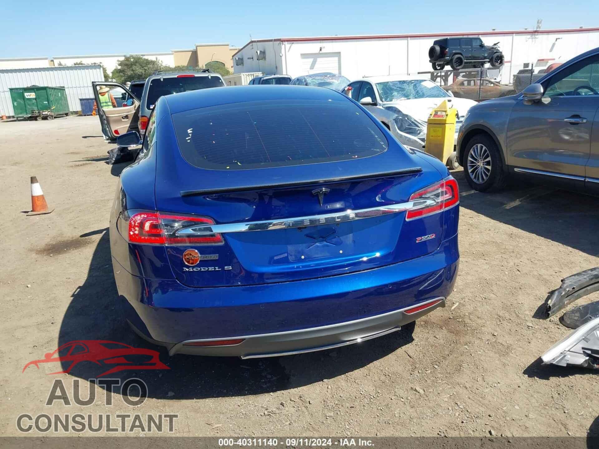 TESLA MODEL S 2015 - 5YJSA1E48FF114703