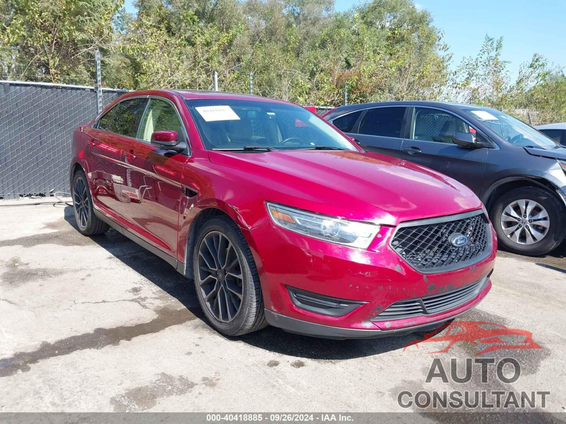 FORD TAURUS 2018 - 1FAHP2E85JG114079