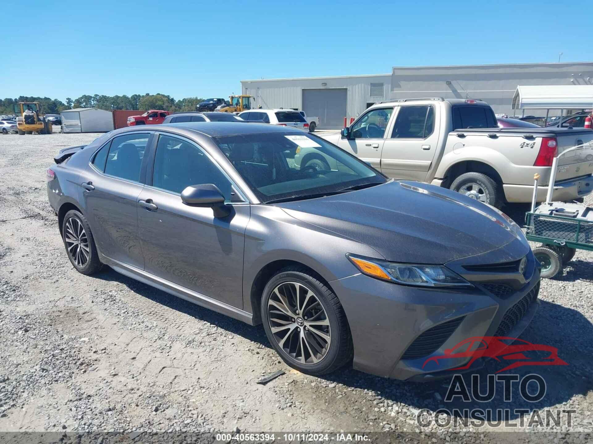 TOYOTA CAMRY 2018 - 4T1B11HK2JU129929