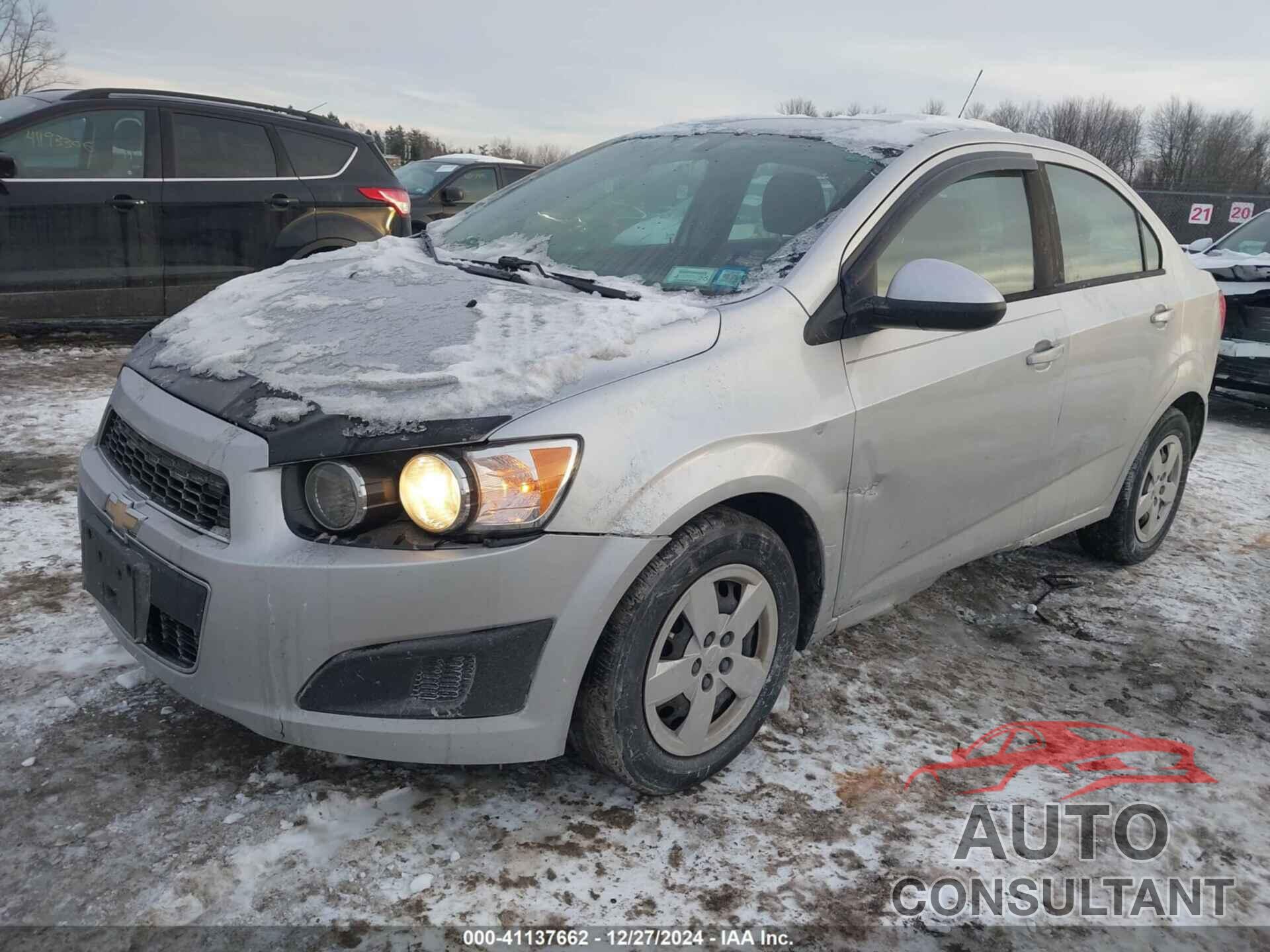 CHEVROLET SONIC 2015 - 1G1JA5SH0F4115600