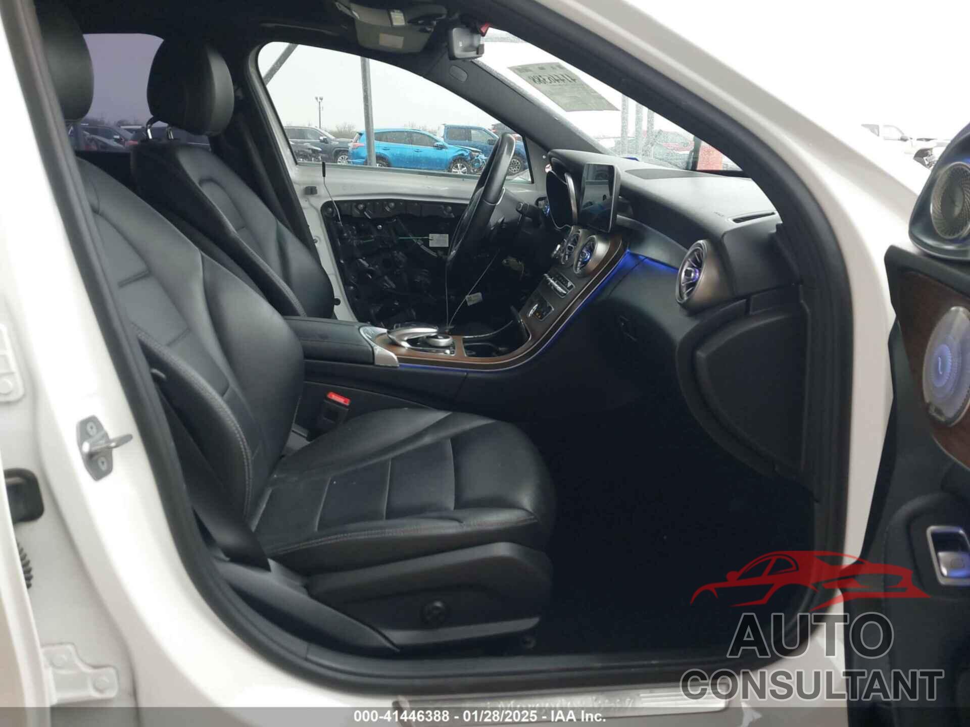 MERCEDES-BENZ C 300 2019 - 55SWF8DB1KU313208