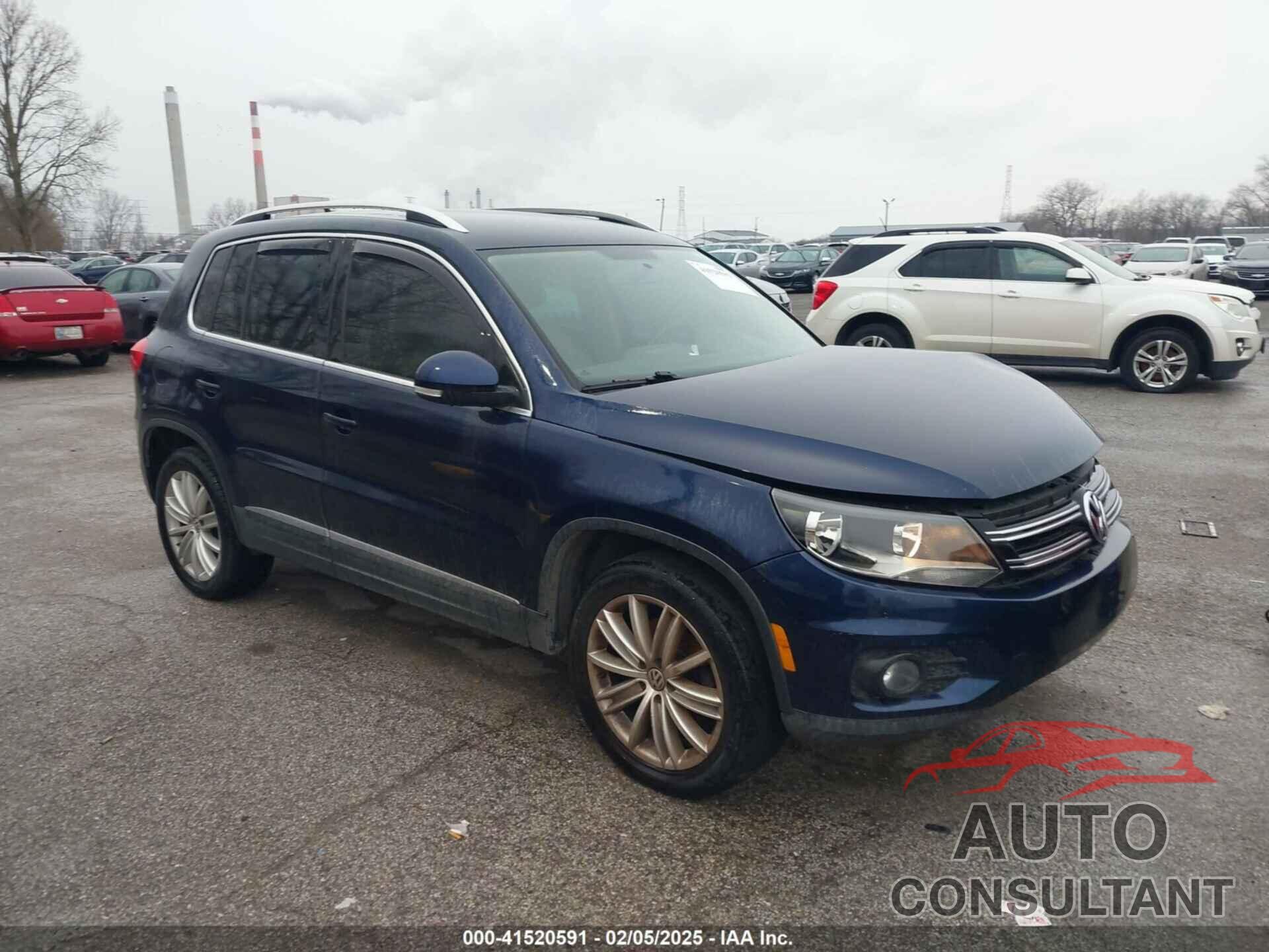 VOLKSWAGEN TIGUAN 2013 - WVGAV3AX2DW083061