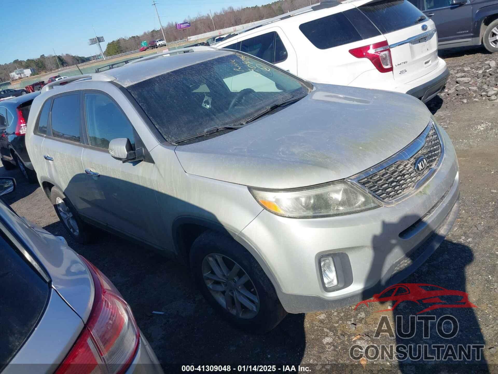 KIA SORENTO 2015 - 5XYKT4A78FG567031