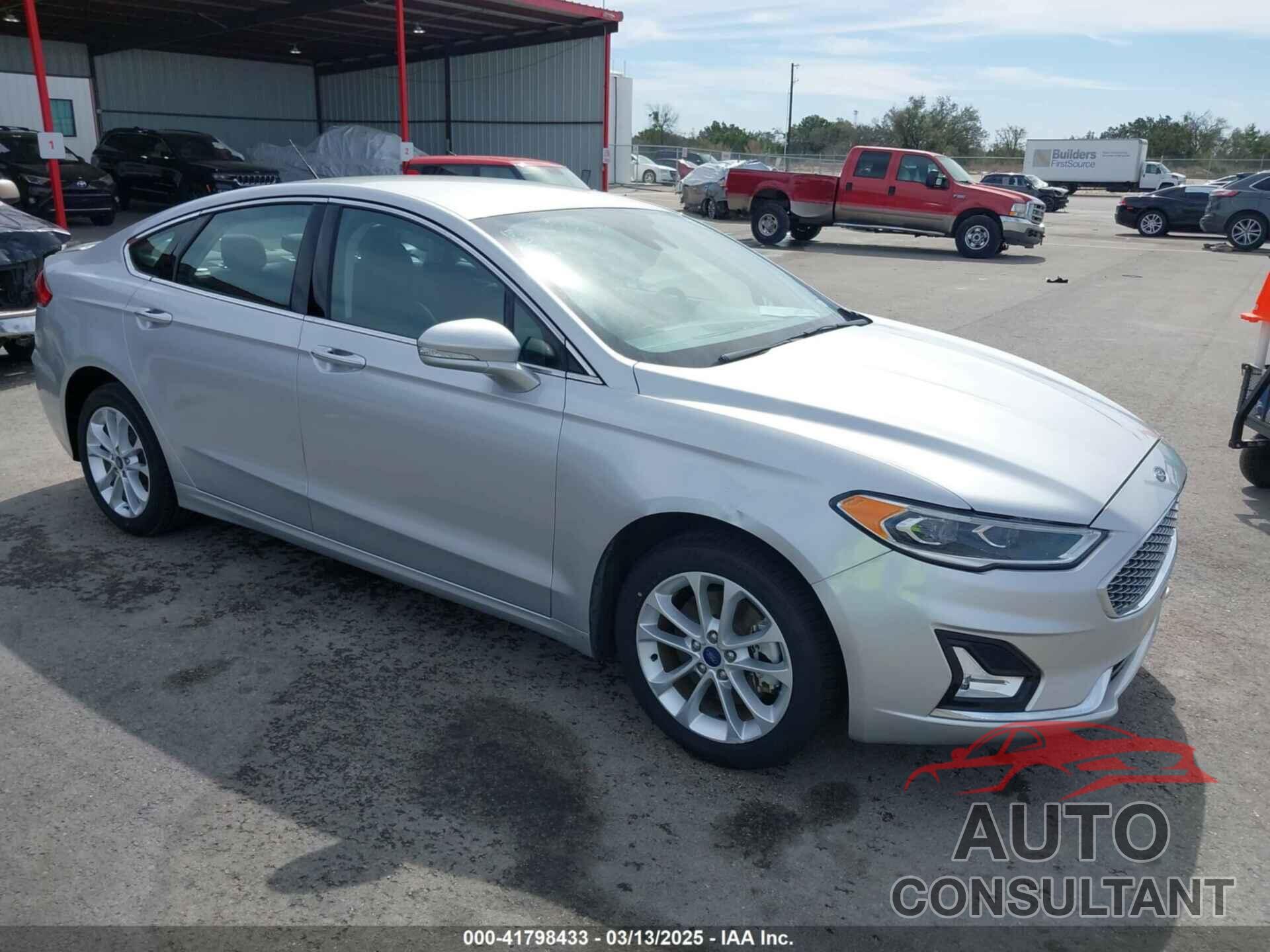 FORD FUSION ENERGI 2019 - 3FA6P0SU5KR228638