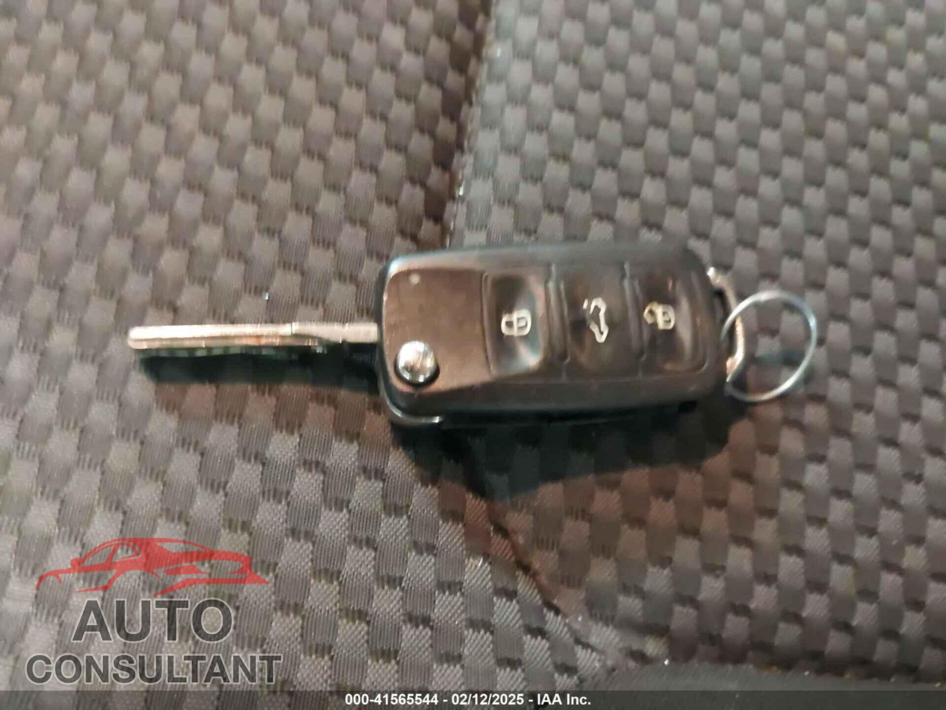 VOLKSWAGEN PASSAT 2012 - 1VWAP7A39CC040885