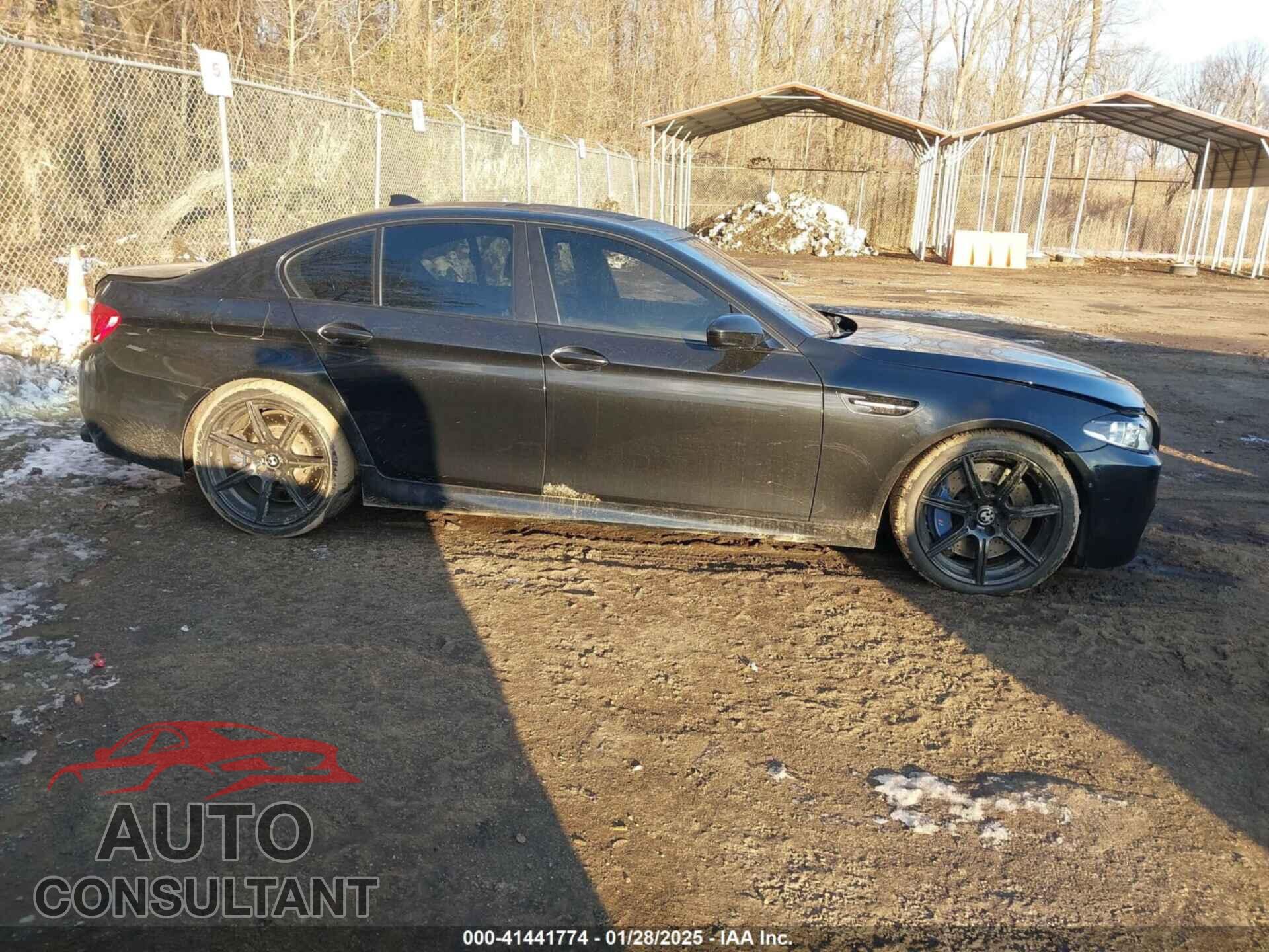 BMW M5 2014 - WBSFV9C54ED097333