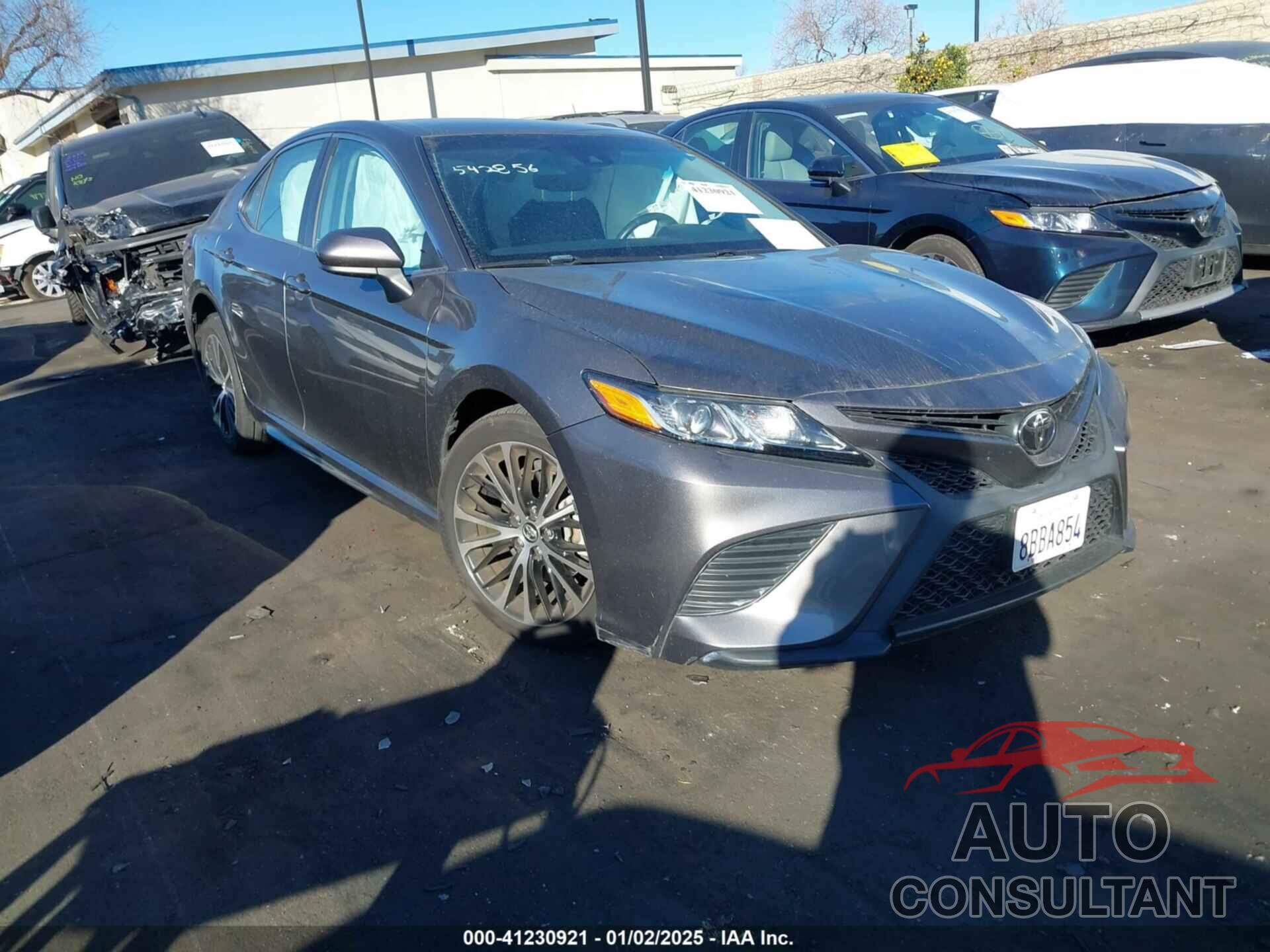 TOYOTA CAMRY 2018 - 4T1B11HK6JU542856