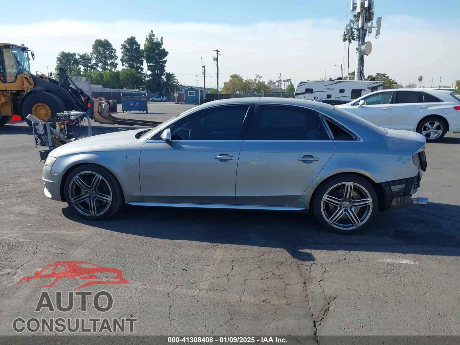 AUDI S4 2011 - WAUBGAFL2BA047875