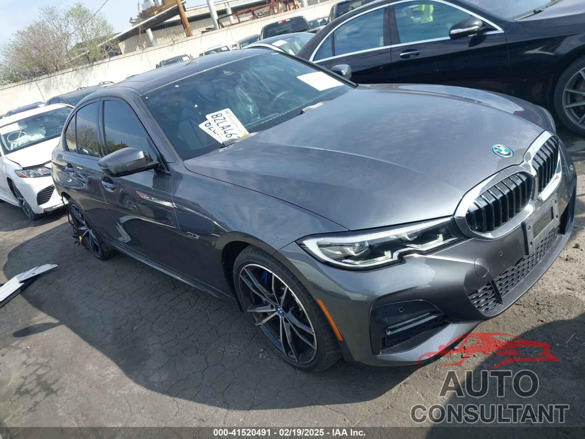 BMW 3 SERIES 2022 - WBA5P7C04NFM05687