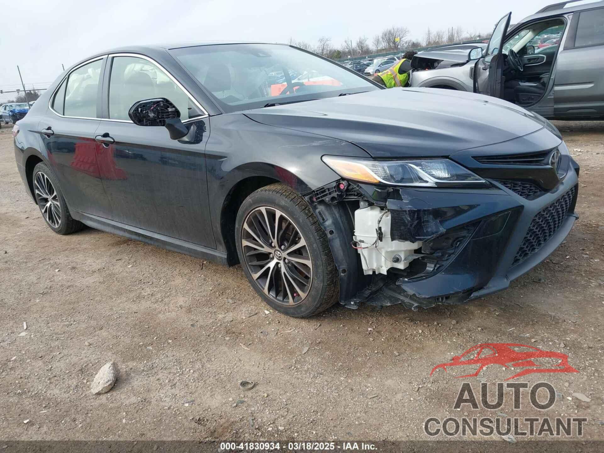 TOYOTA CAMRY 2018 - JTNB11HK7J3021571