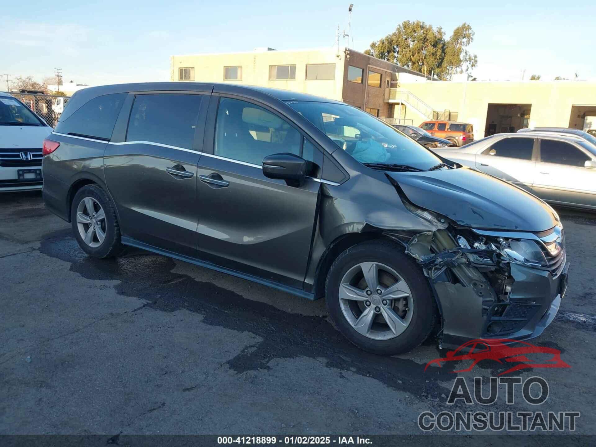 HONDA ODYSSEY 2018 - 5FNRL6H75JB035915