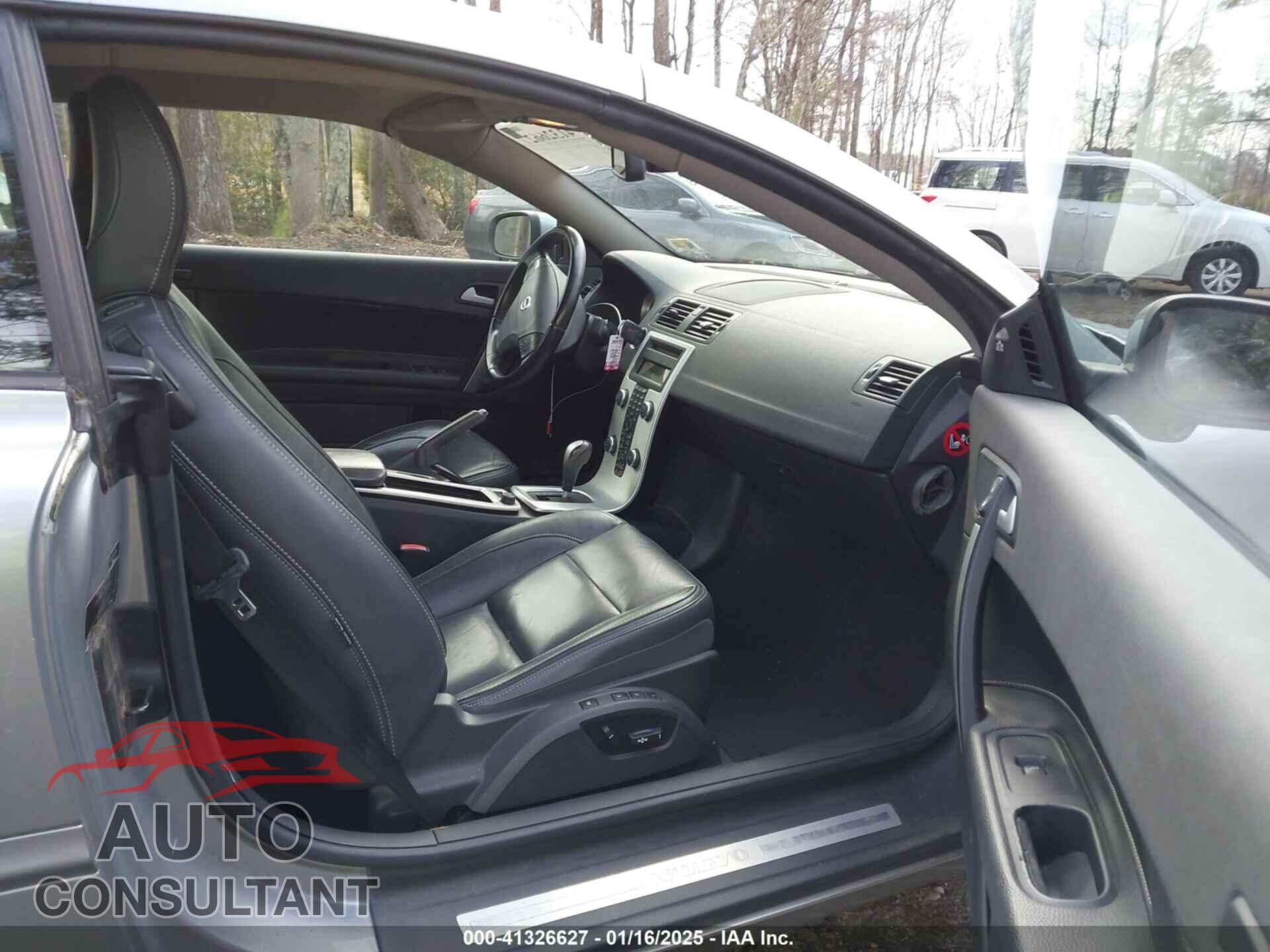 VOLVO C70 2013 - YV1672MC2DJ143693