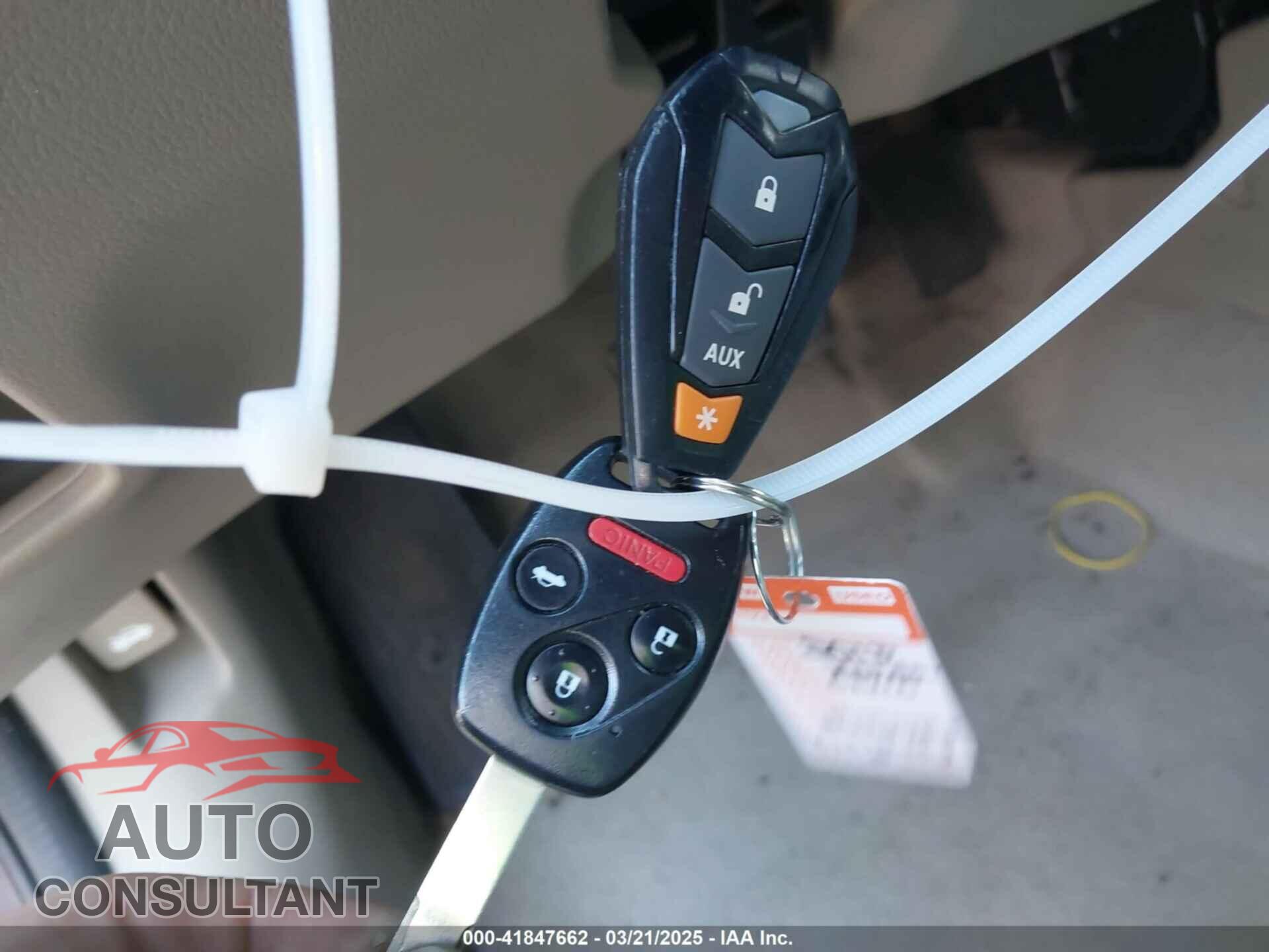 HONDA CIVIC 2012 - 2HGFB2F83CH537184