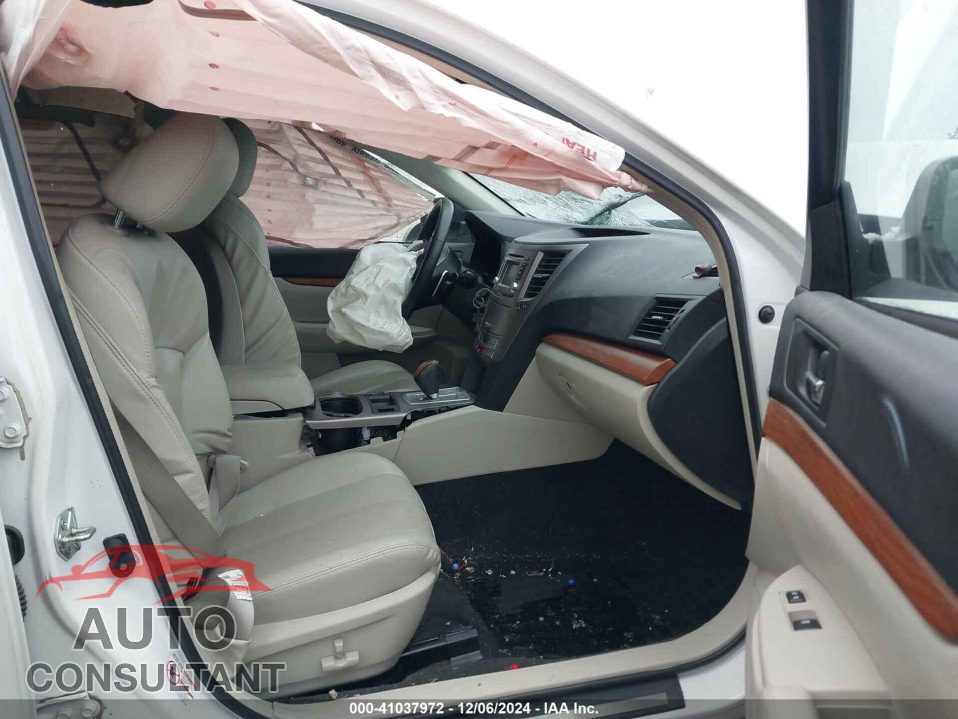SUBARU OUTBACK 2014 - 4S4BRBLC3E3317076