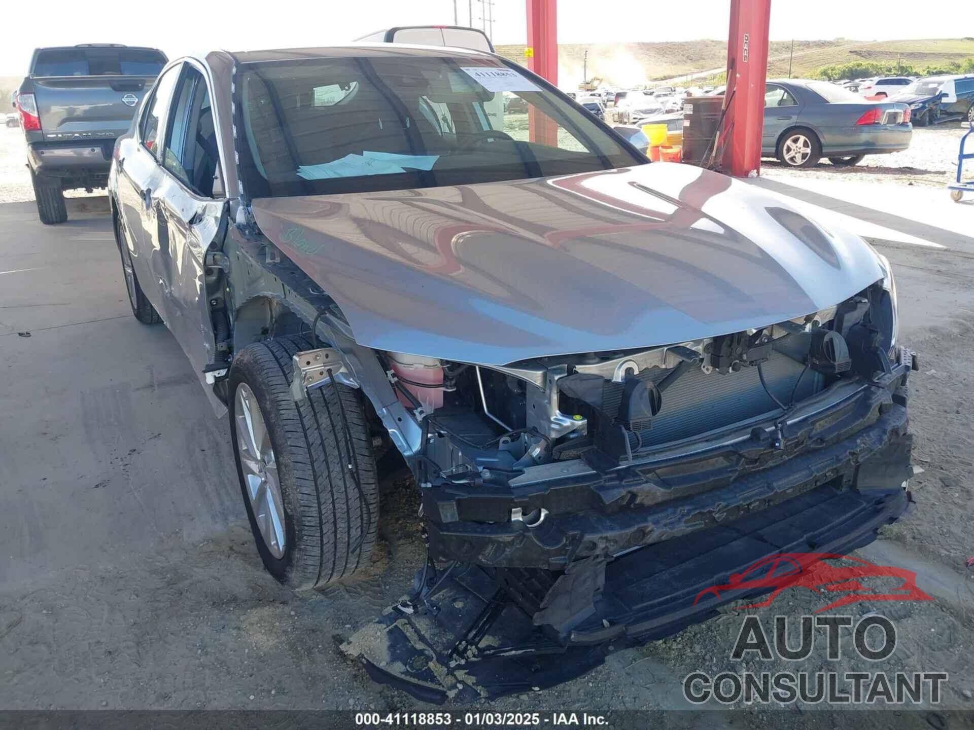 TOYOTA CAMRY 2021 - 4T1C11AK9MU541624